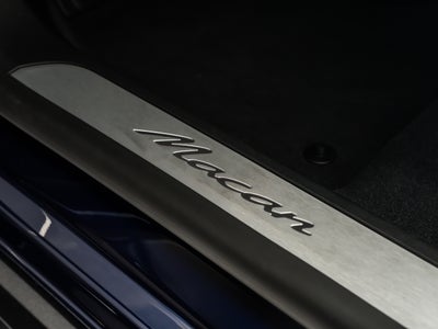 2026 Porsche Macan Ev Base