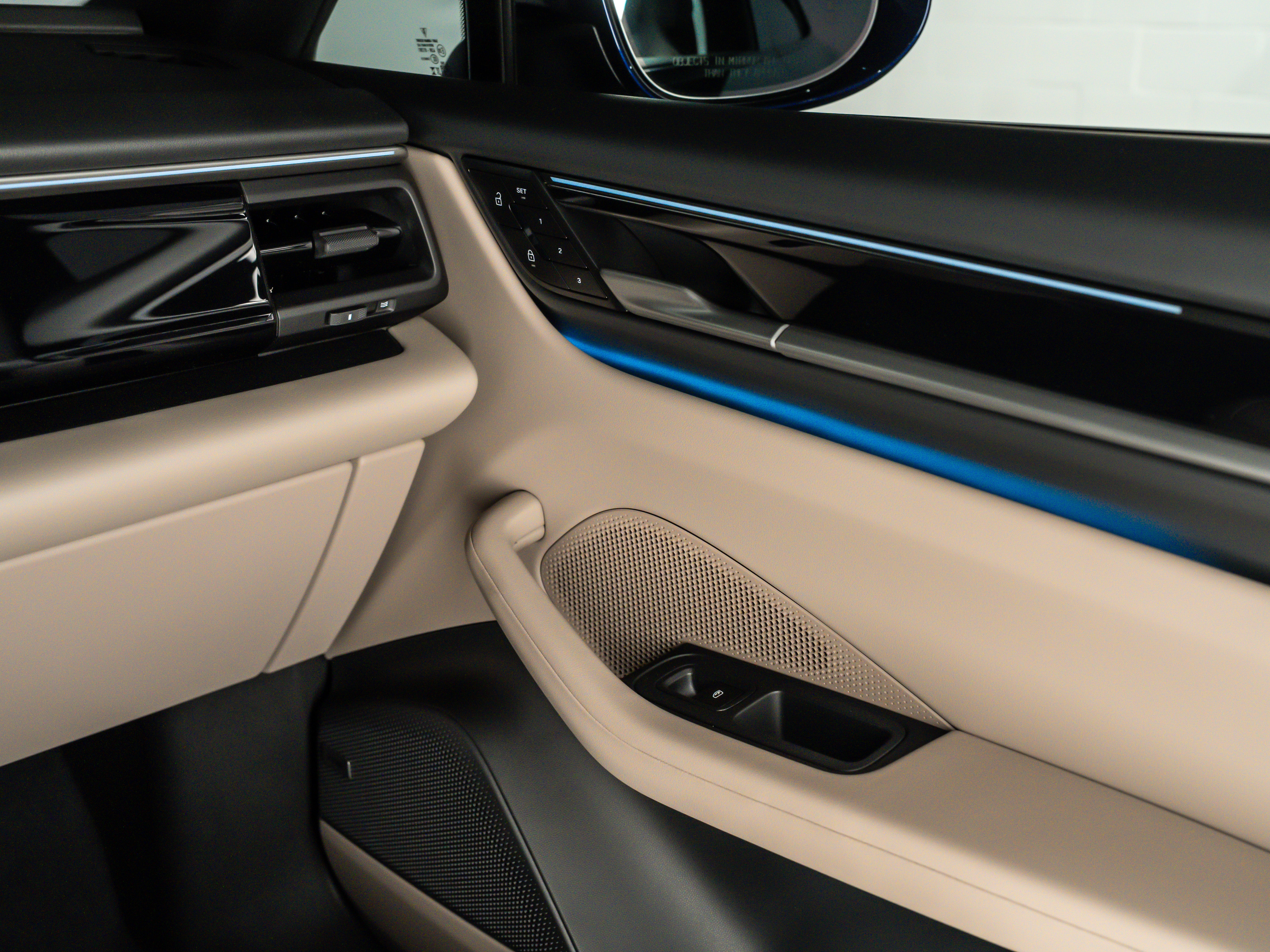 2026 Porsche Macan Ev Base
