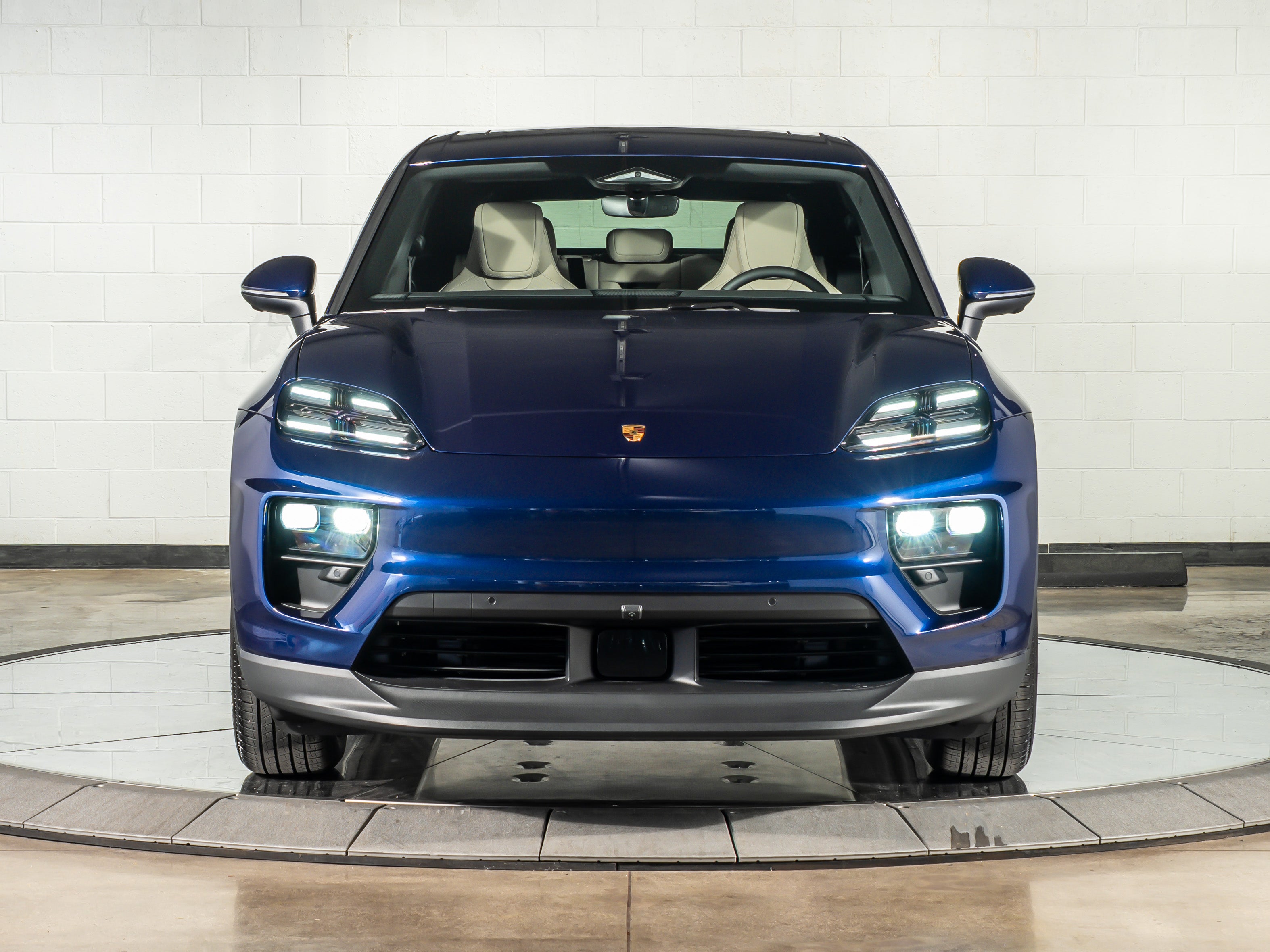 2026 Porsche Macan Ev Base