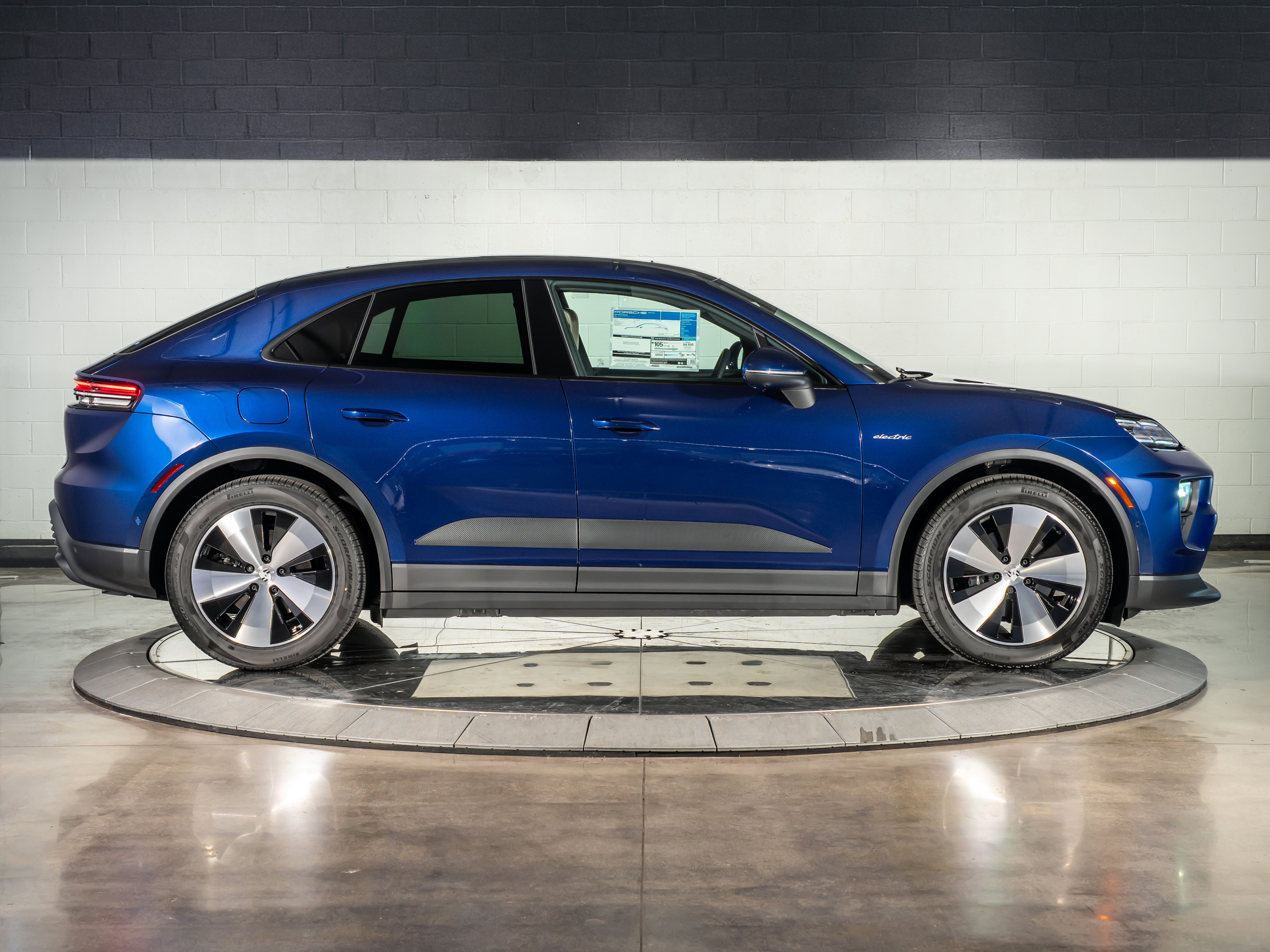 2026 Porsche Macan Ev Base
