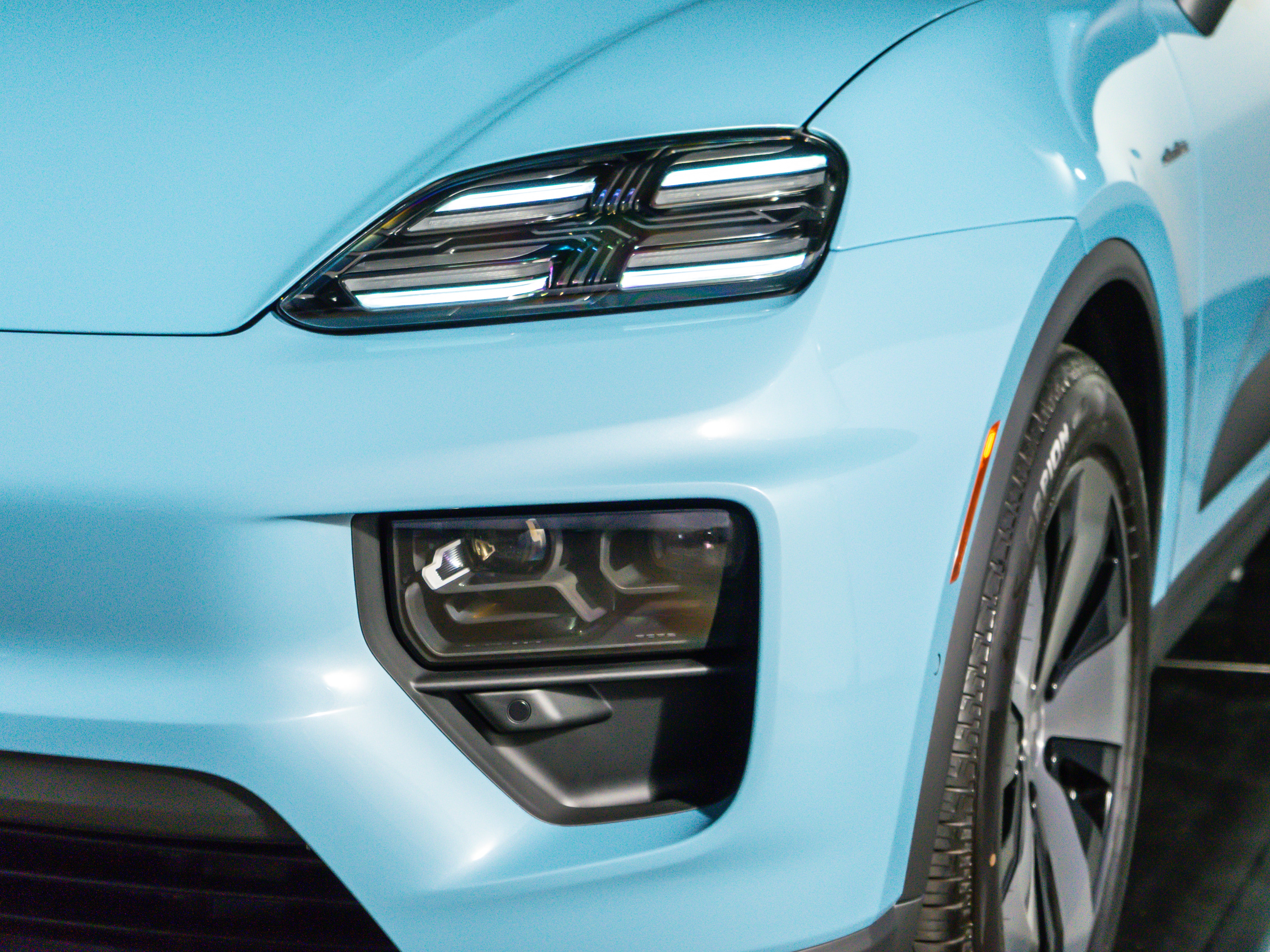 2026 Porsche Macan Base