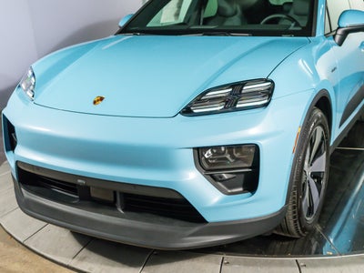 2026 Porsche Macan Base