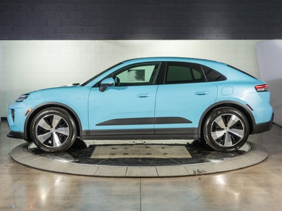 2026 Porsche Macan Base