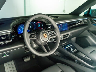 2026 Porsche Macan Base