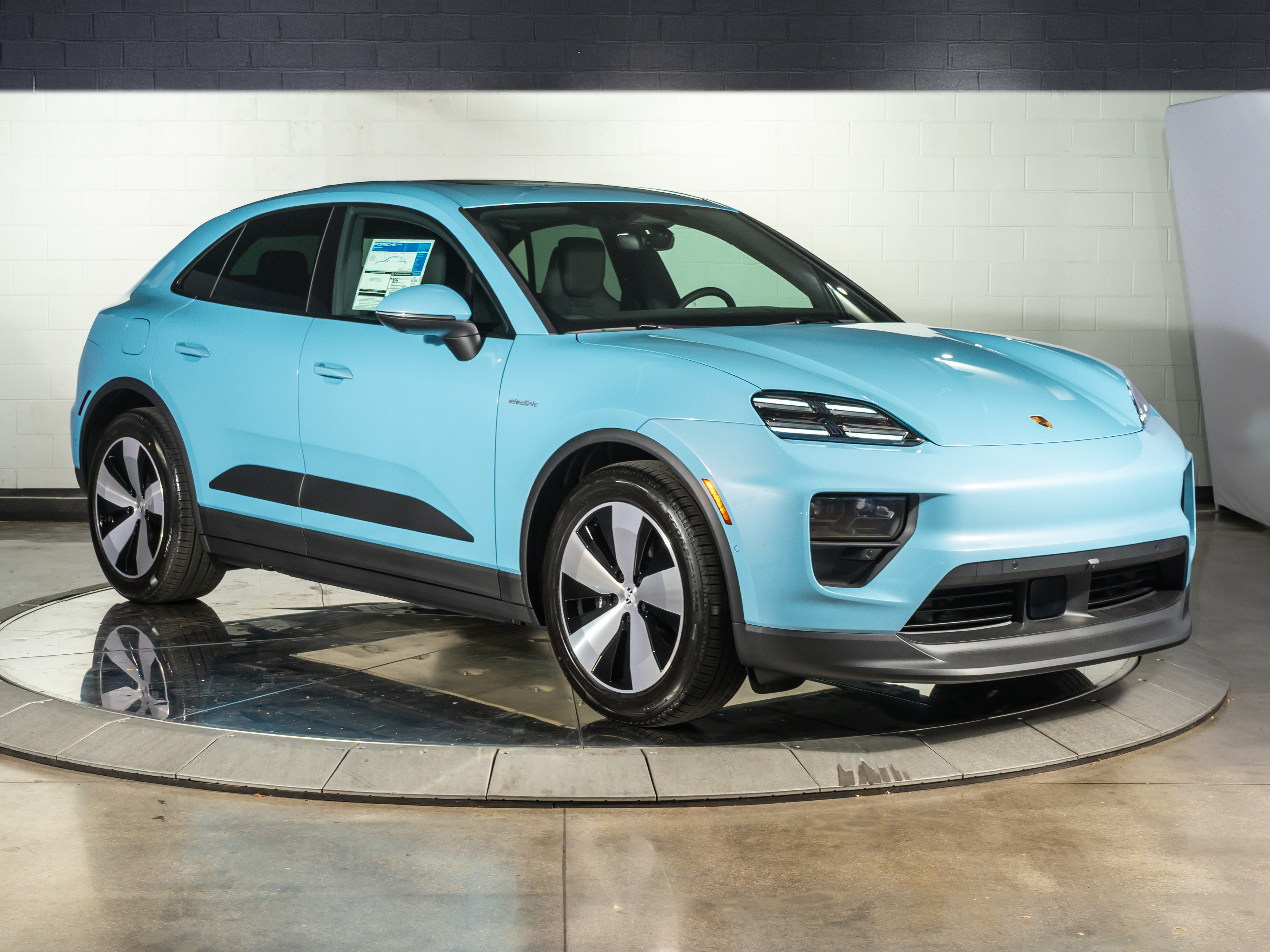 2026 Porsche Macan Base