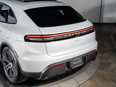 2026 Porsche Macan Base