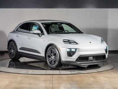 2026 Porsche Macan Base