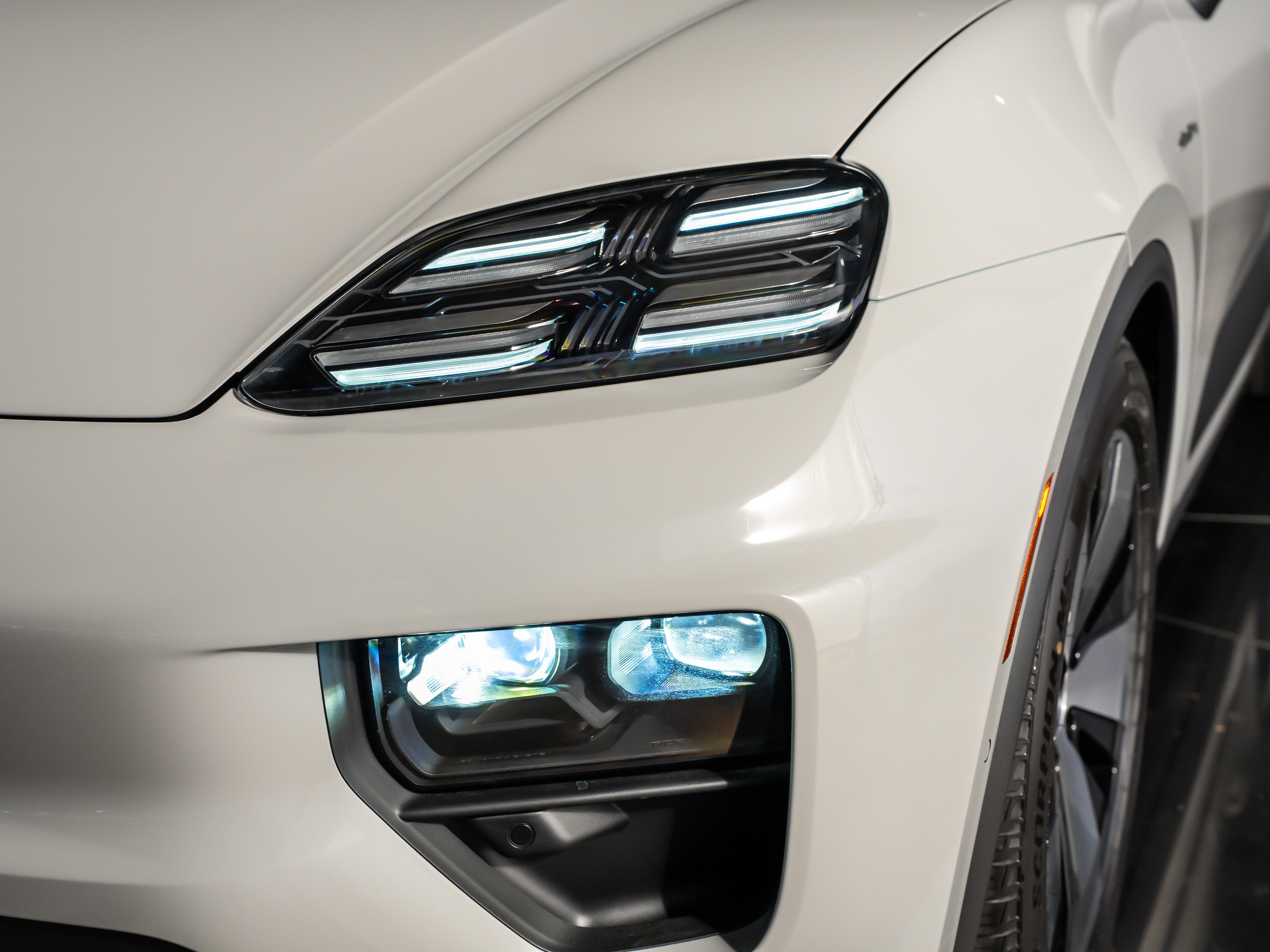 2026 Porsche Macan Base
