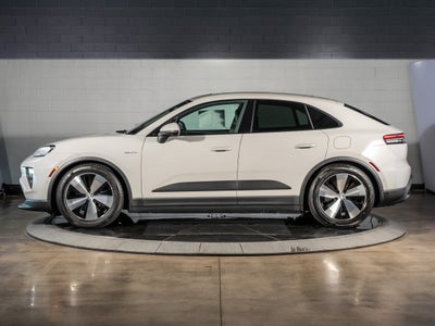 2026 Porsche Macan Base