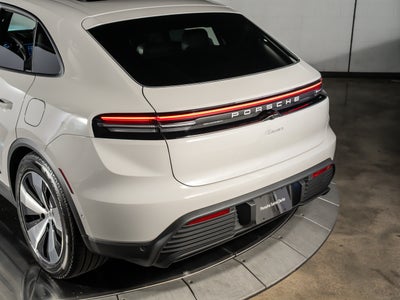 2026 Porsche Macan Base