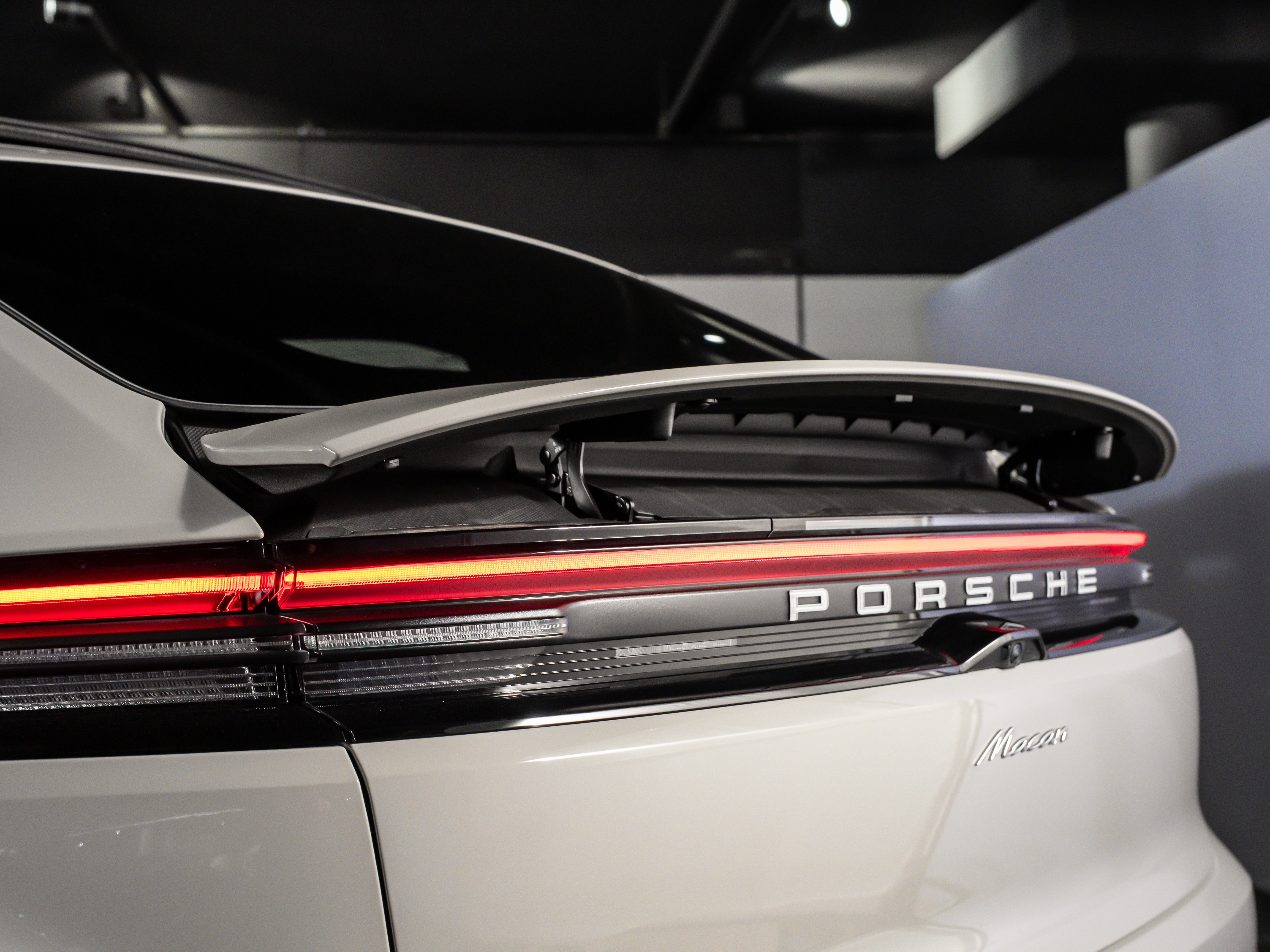 2026 Porsche Macan Base