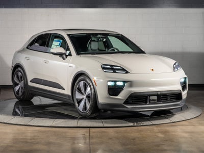 2026 Porsche Macan Base