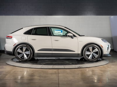 2026 Porsche Macan Base