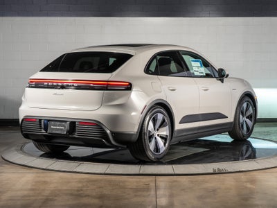 2026 Porsche Macan Base