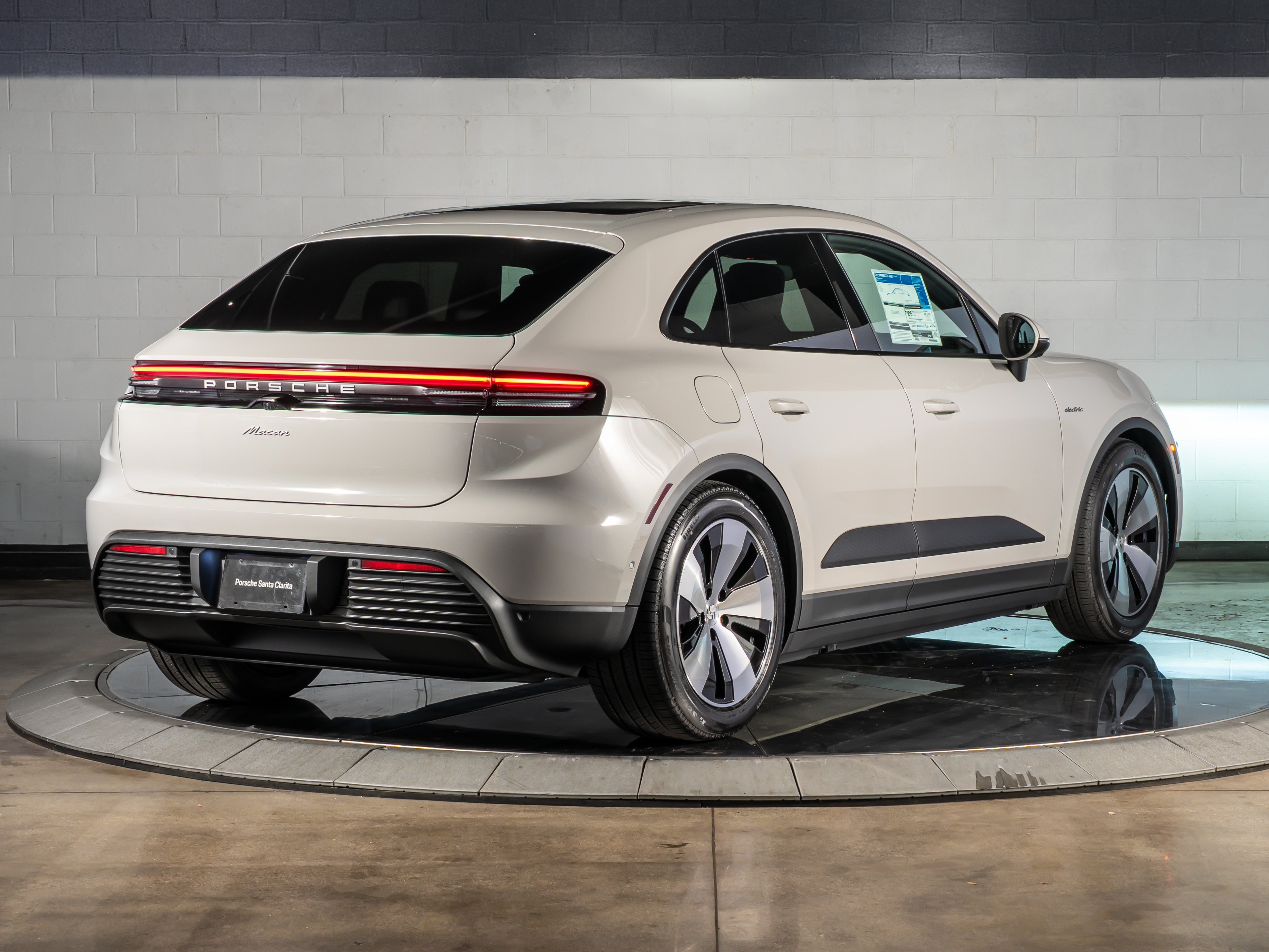 2026 Porsche Macan Base