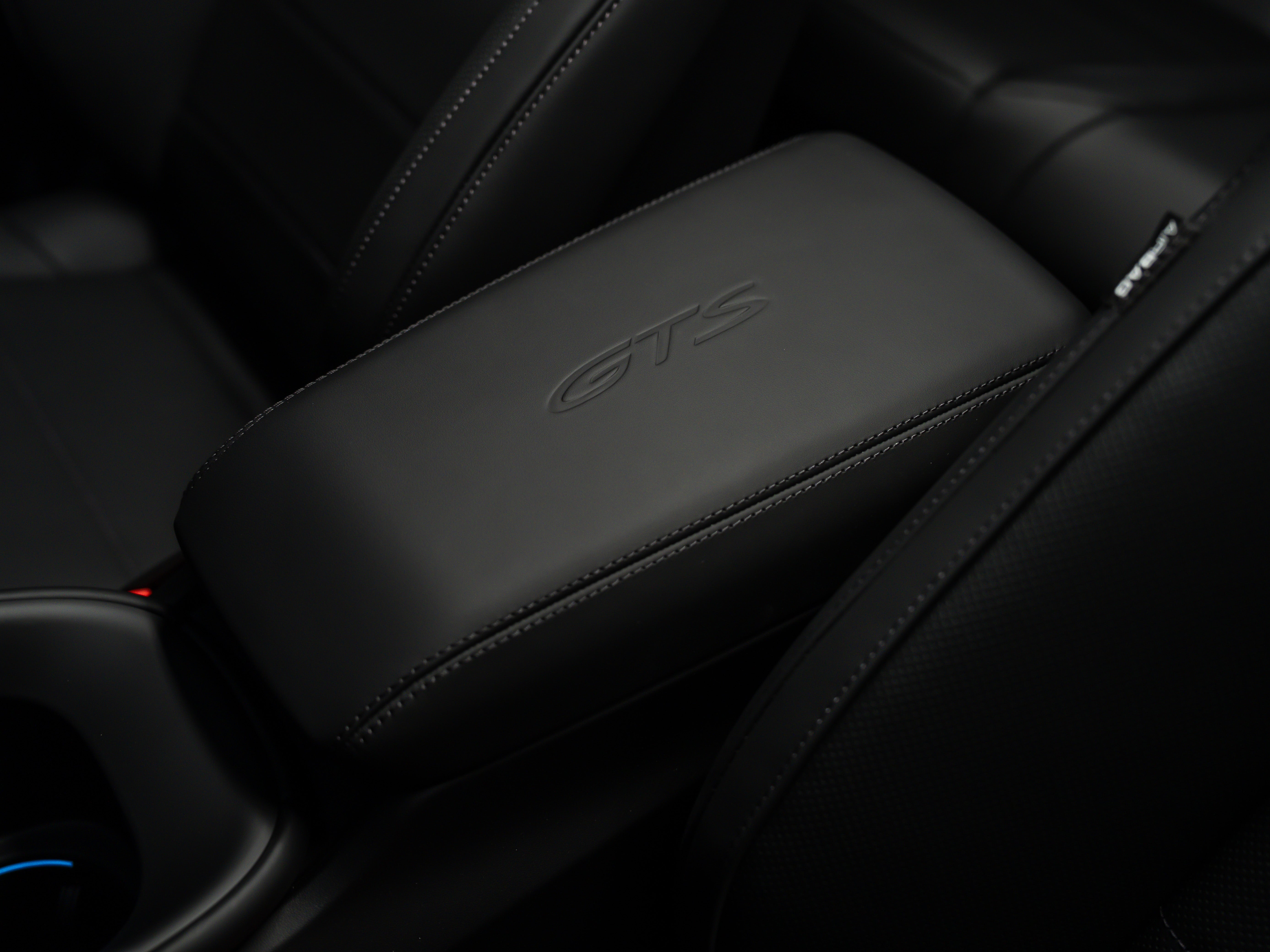 2026 Porsche Macan Ev GTS