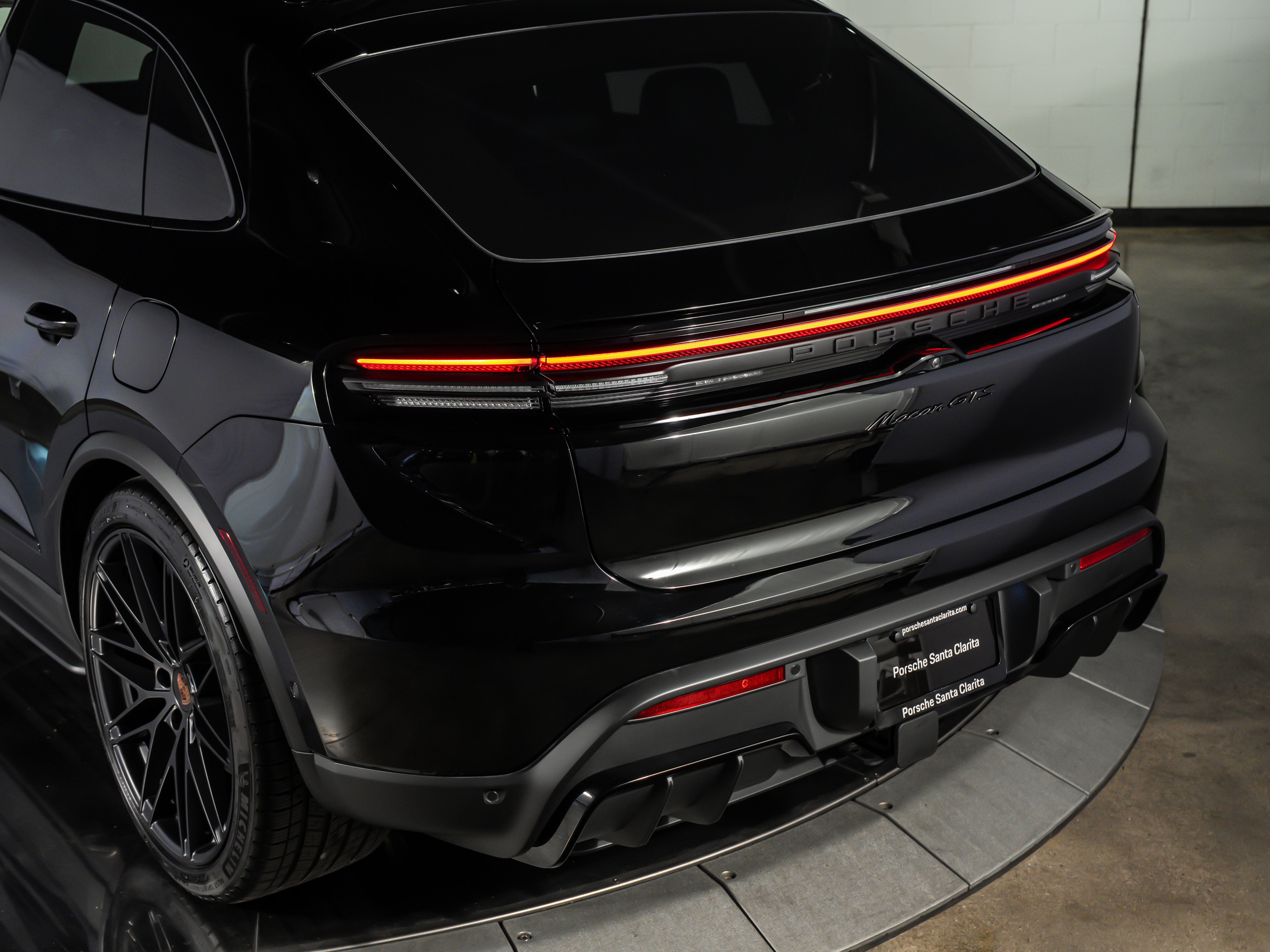 2026 Porsche Macan Ev GTS
