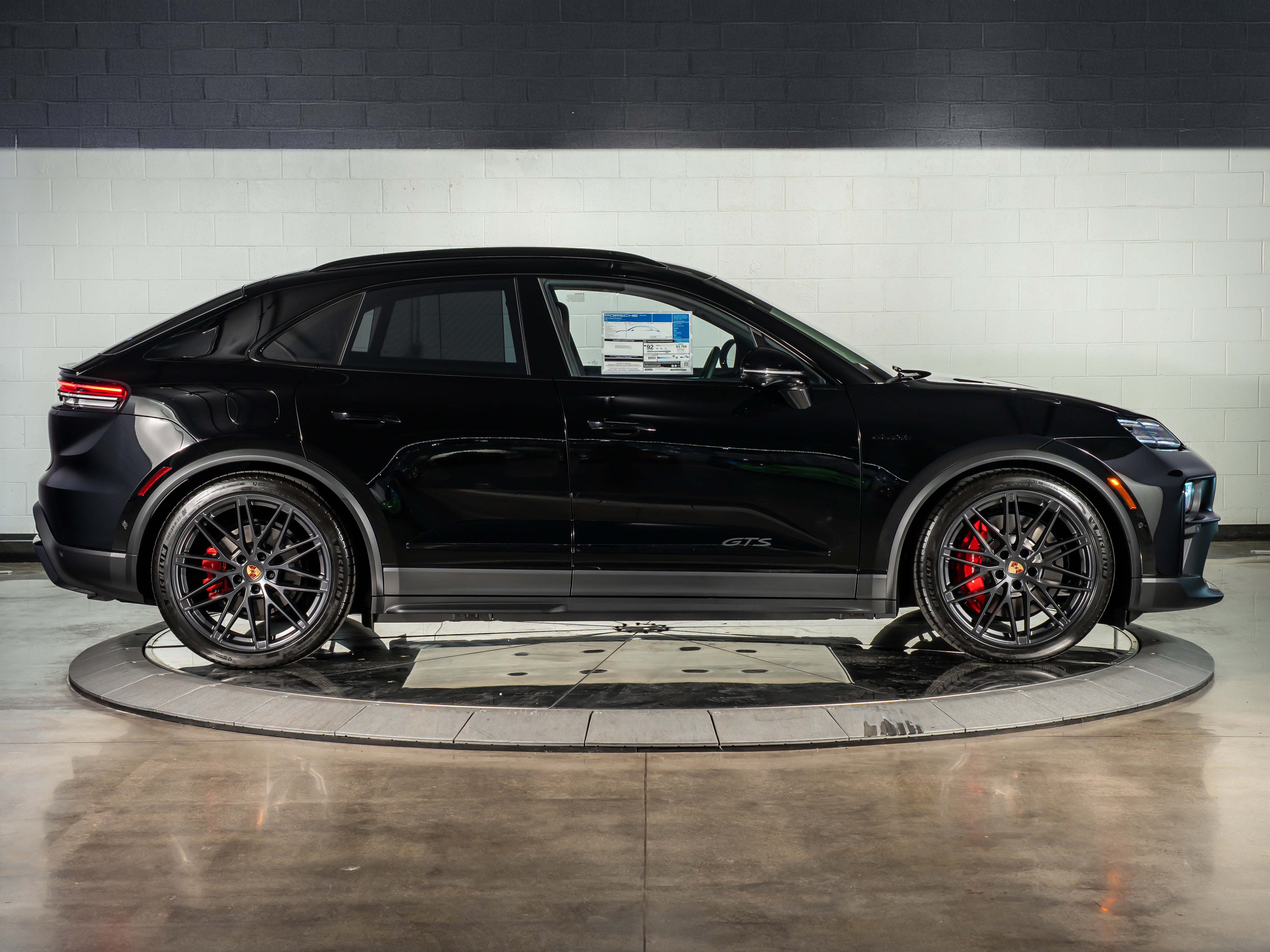 2026 Porsche Macan Ev GTS