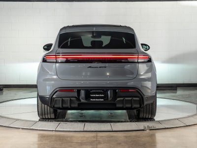 2026 Porsche Macan Ev GTS