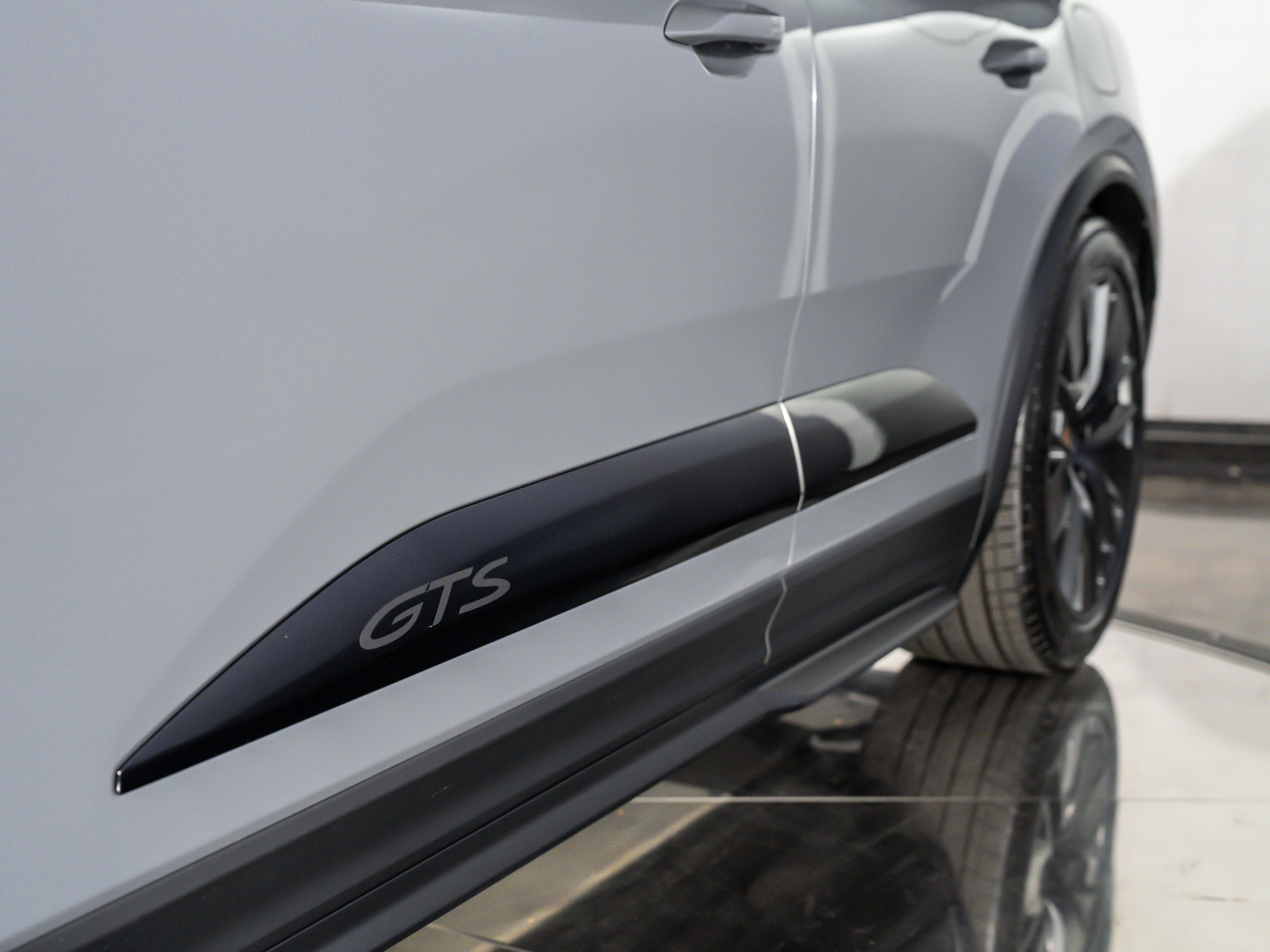 2026 Porsche Macan Ev GTS