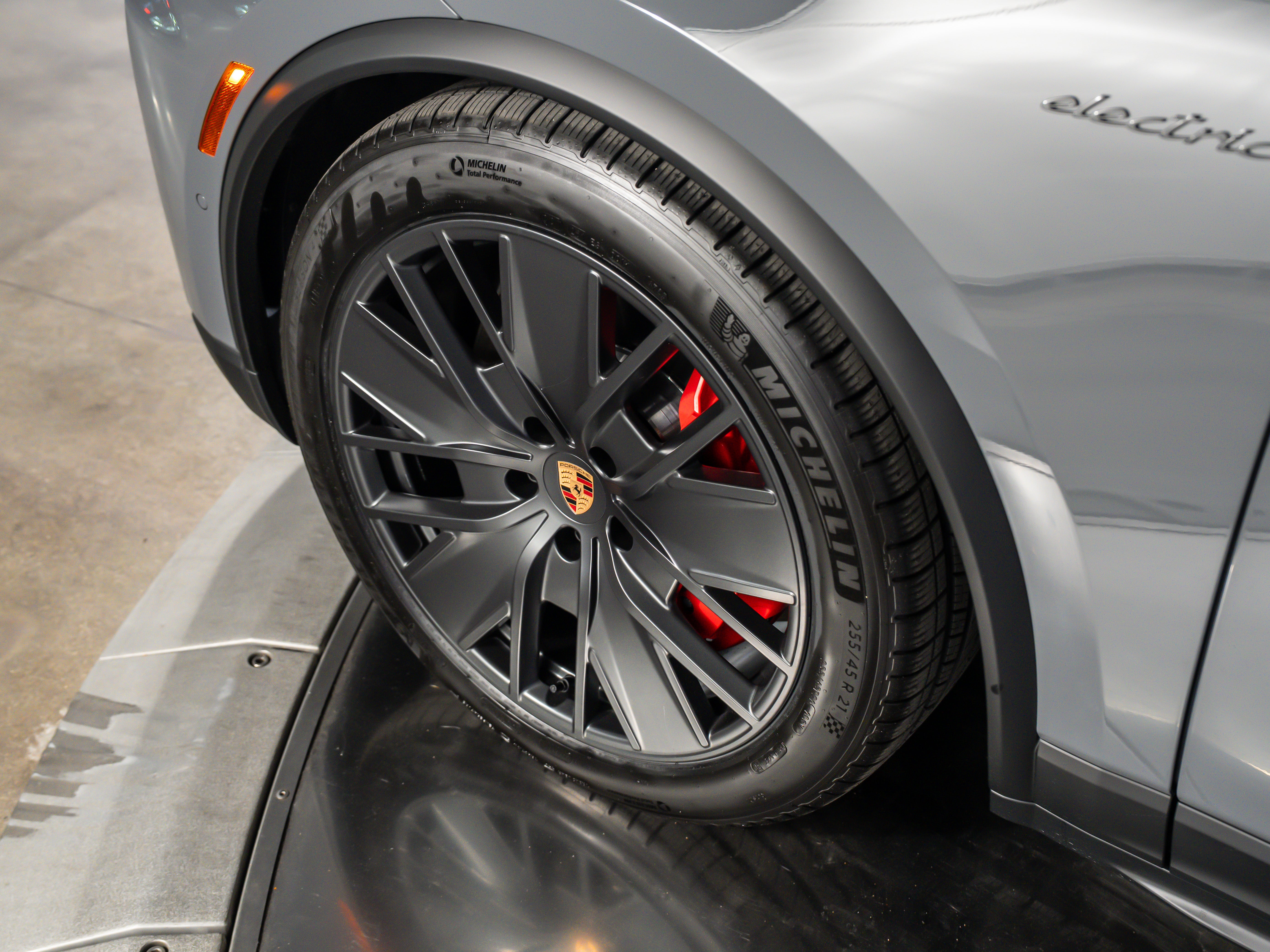 2026 Porsche Macan Ev GTS