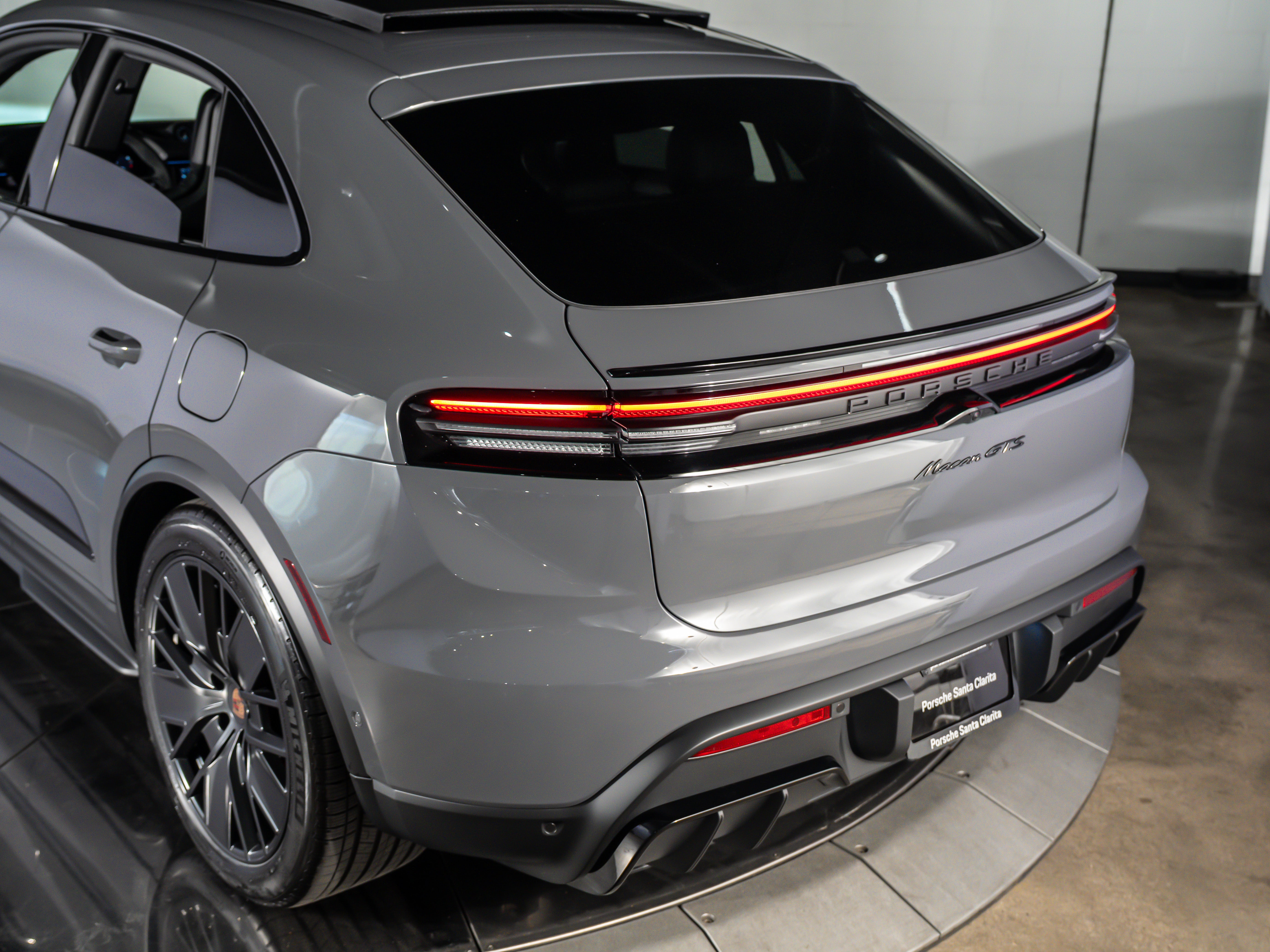 2026 Porsche Macan Ev GTS