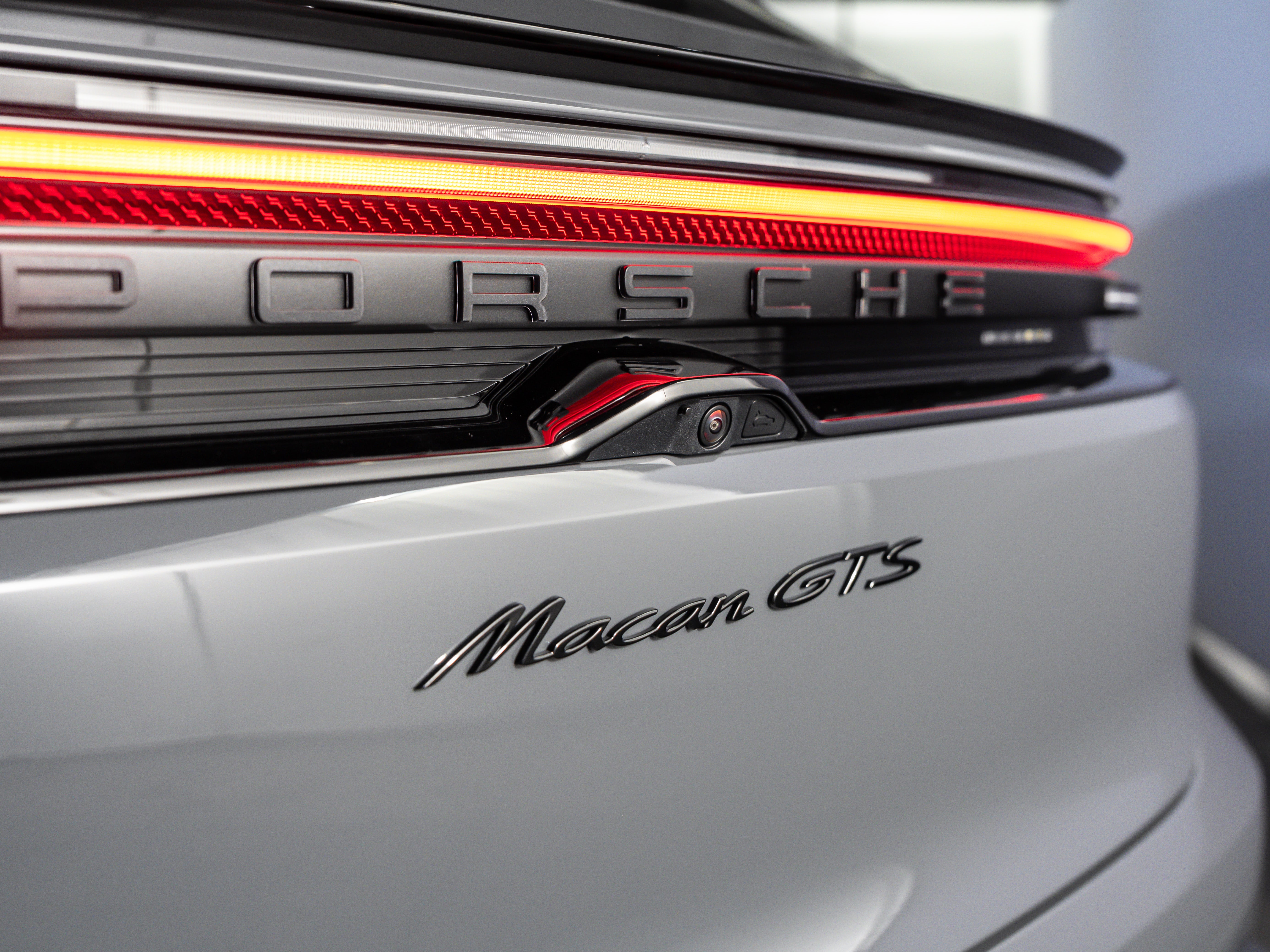 2026 Porsche Macan Ev GTS