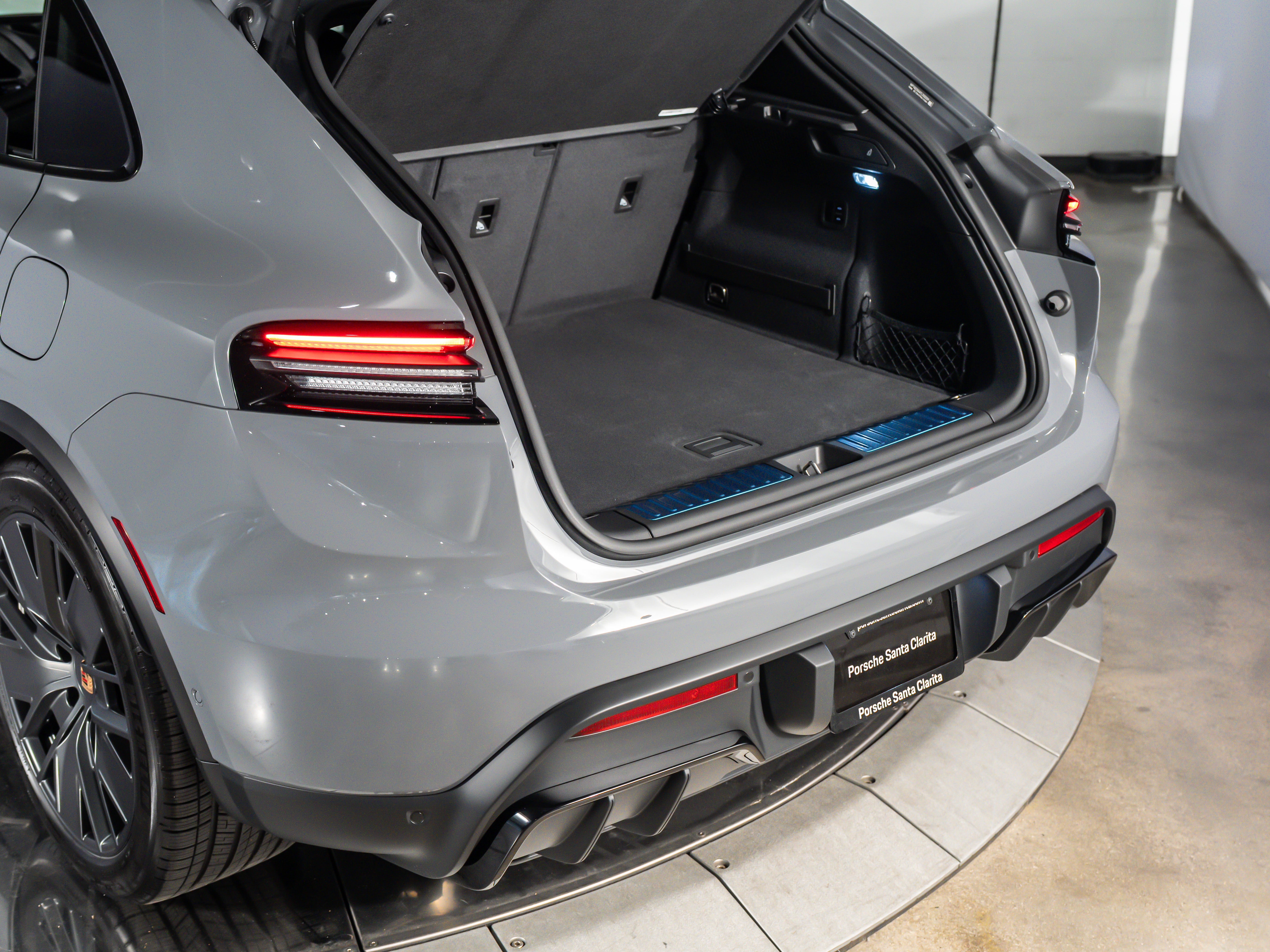 2026 Porsche Macan Ev GTS