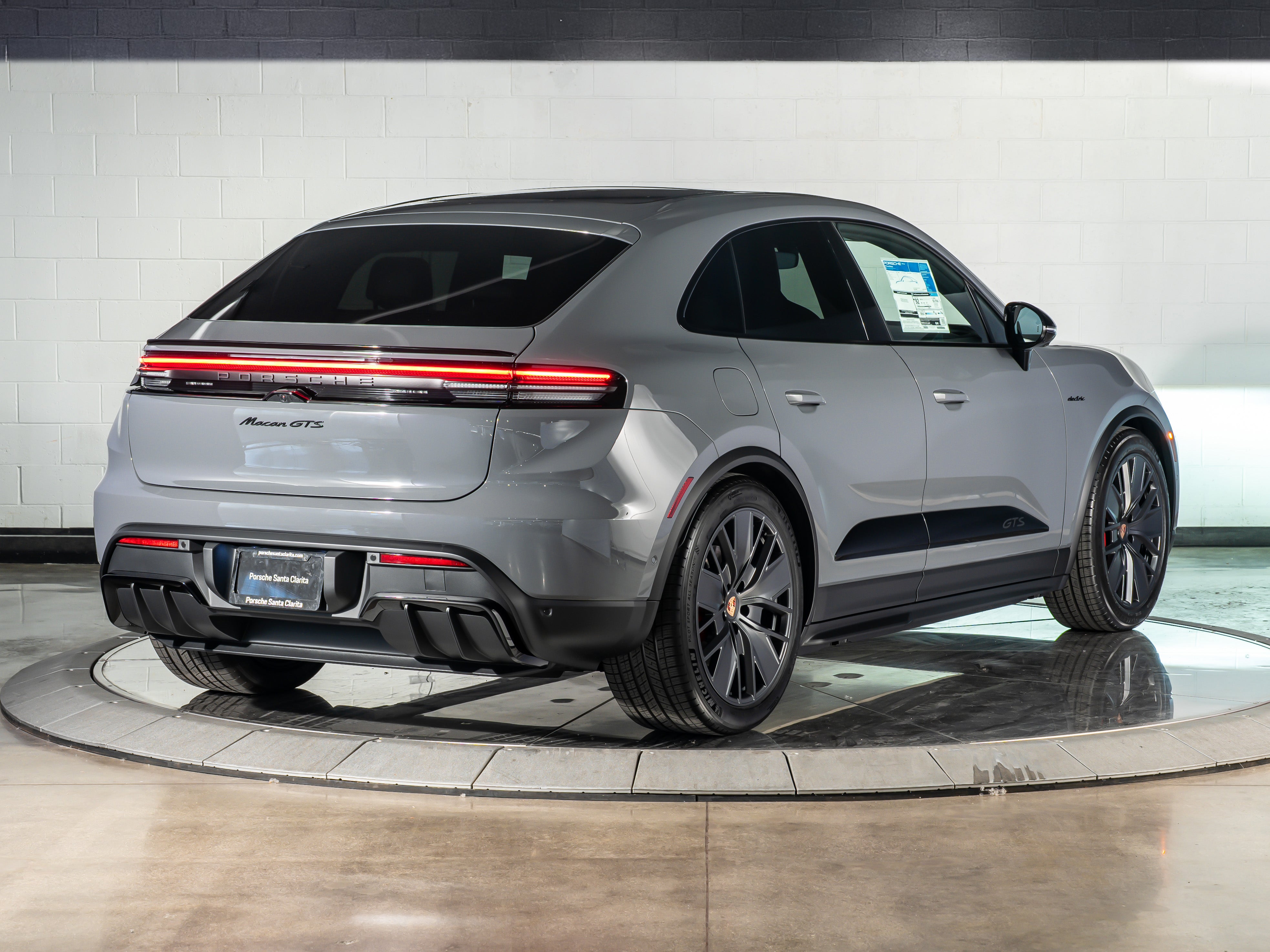 2026 Porsche Macan Ev GTS