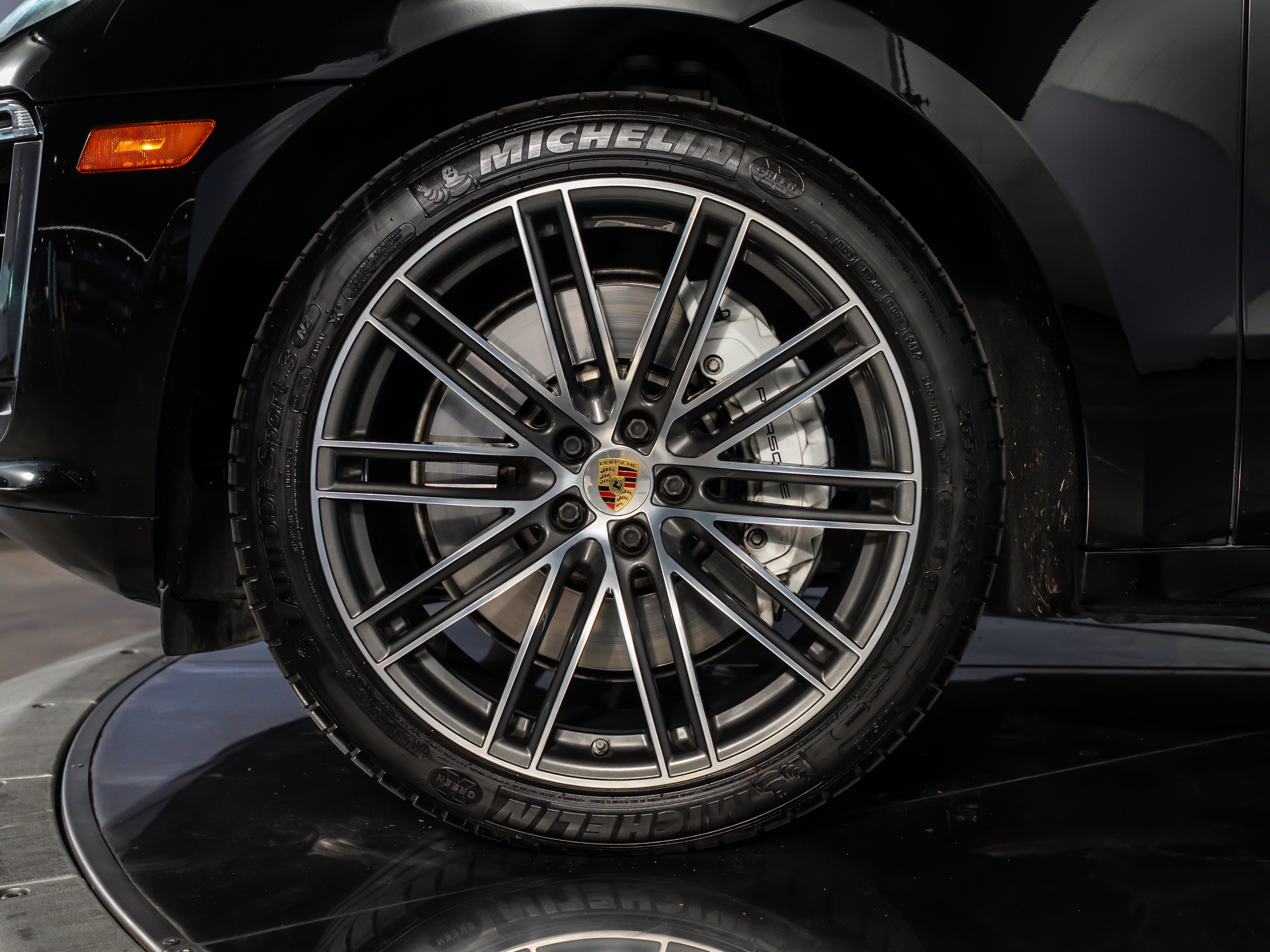 2021 Porsche Macan Turbo