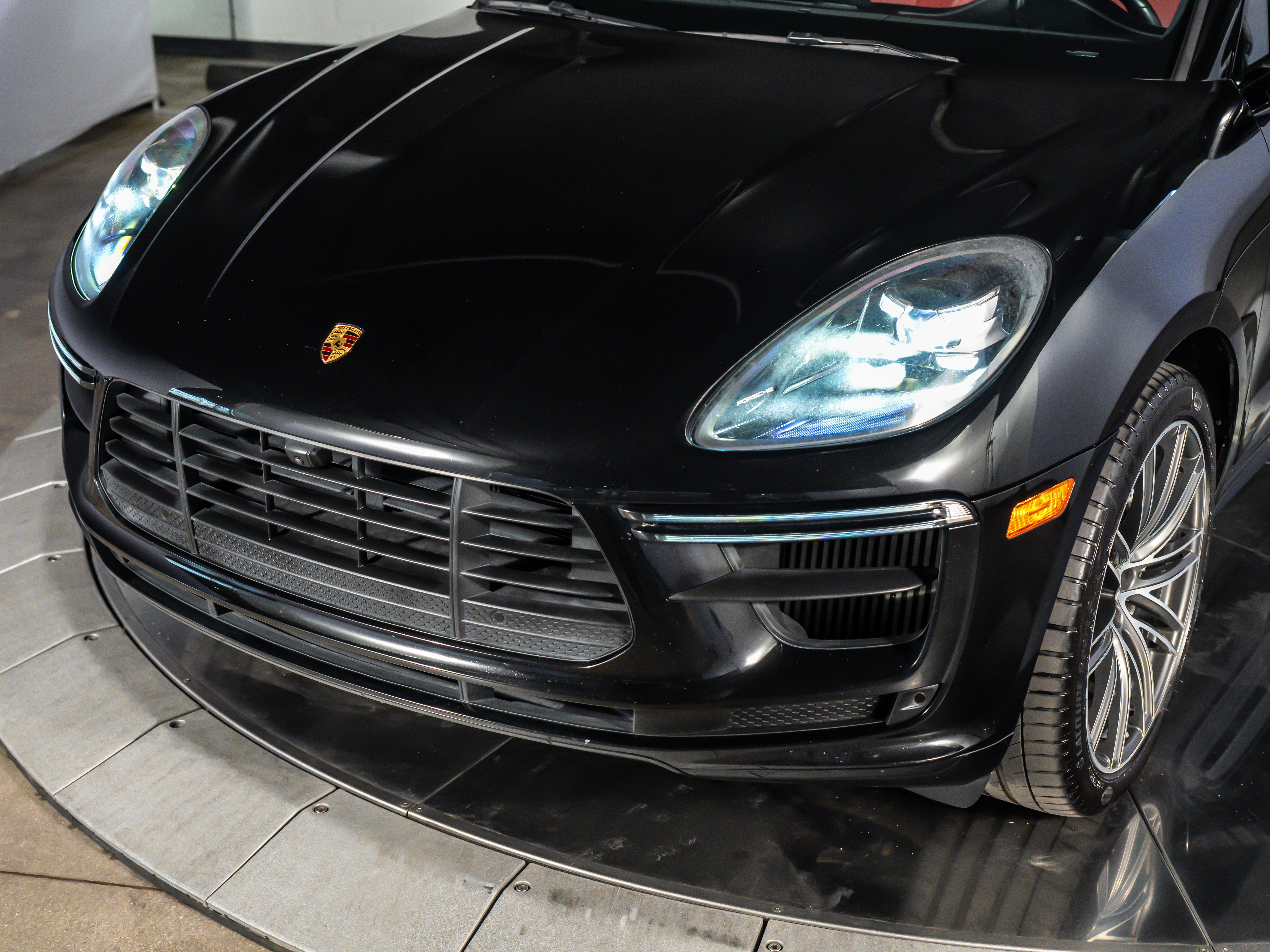 2021 Porsche Macan Turbo