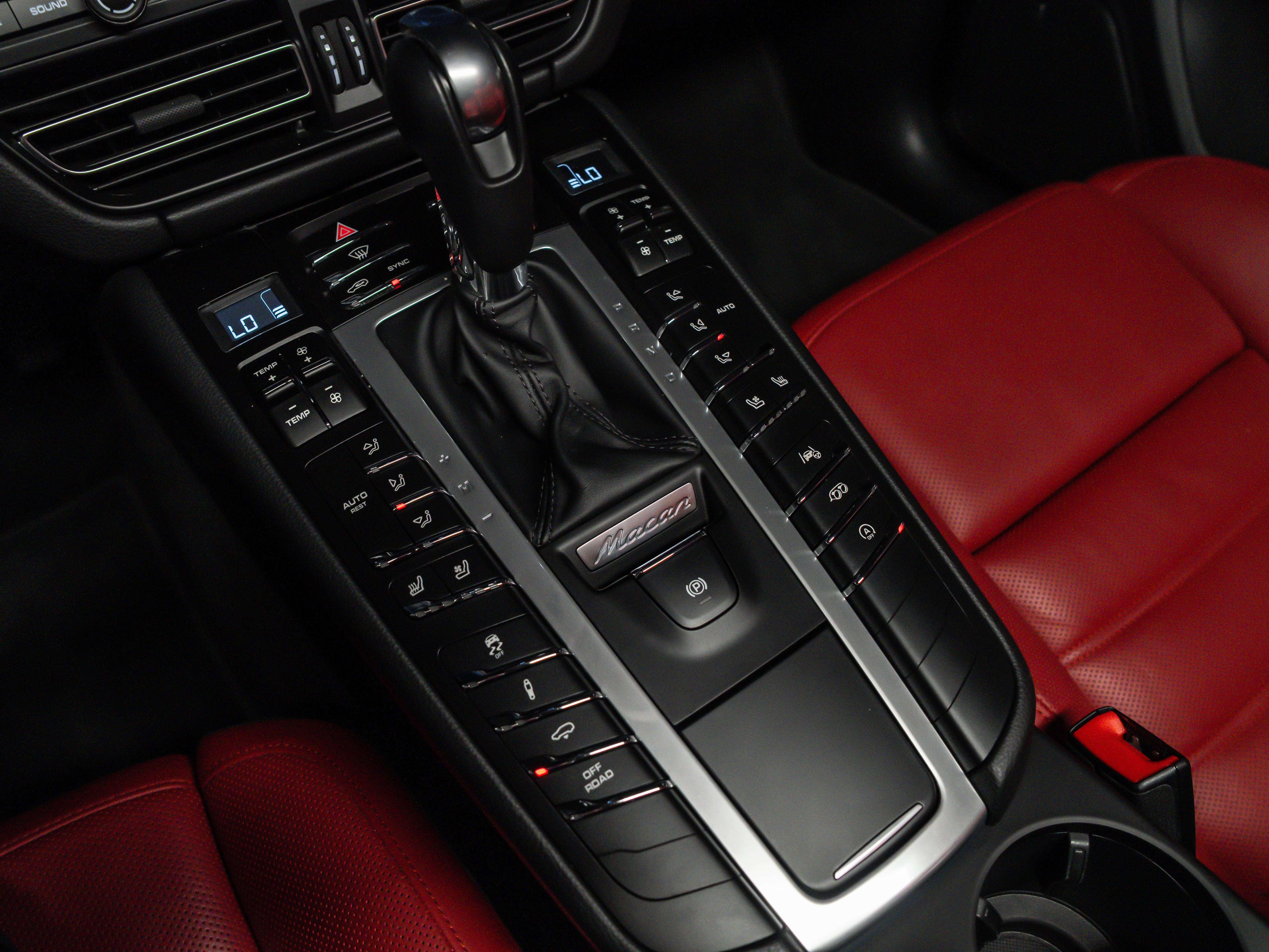 2021 Porsche Macan Turbo