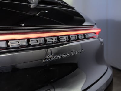 2021 Porsche Macan Turbo