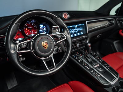 2021 Porsche Macan Turbo