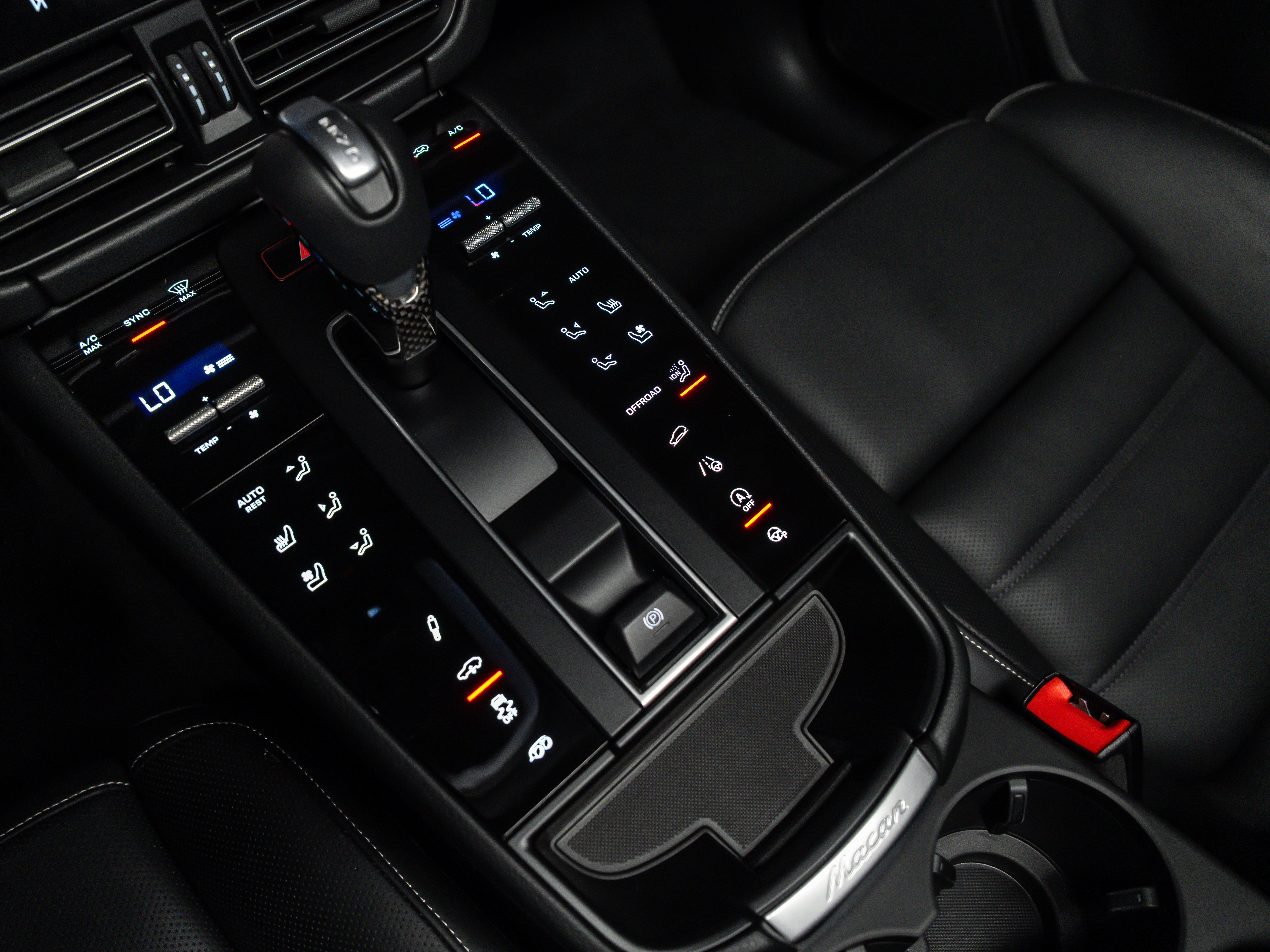 2025 Porsche Macan GTS