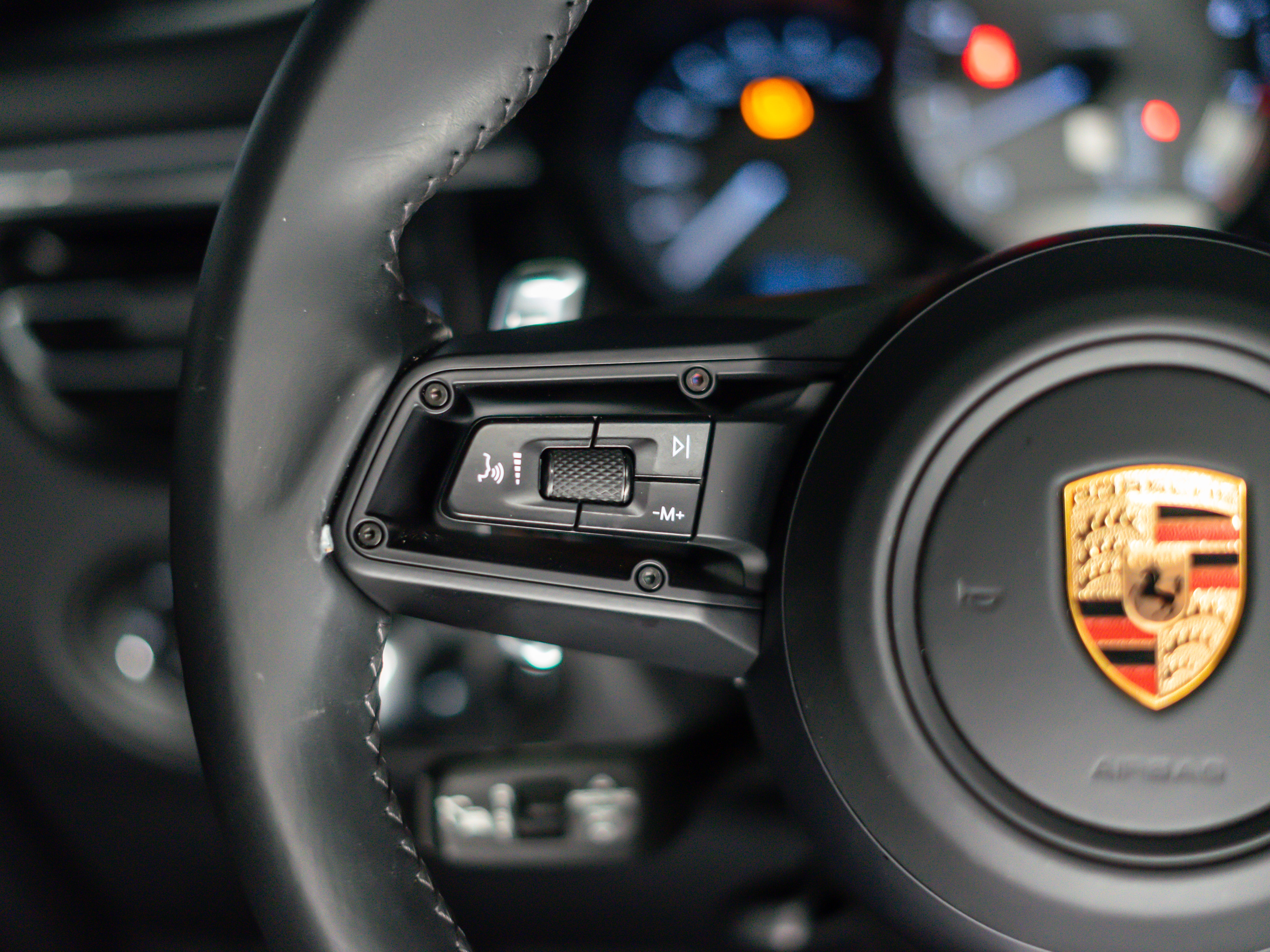 2025 Porsche Macan S