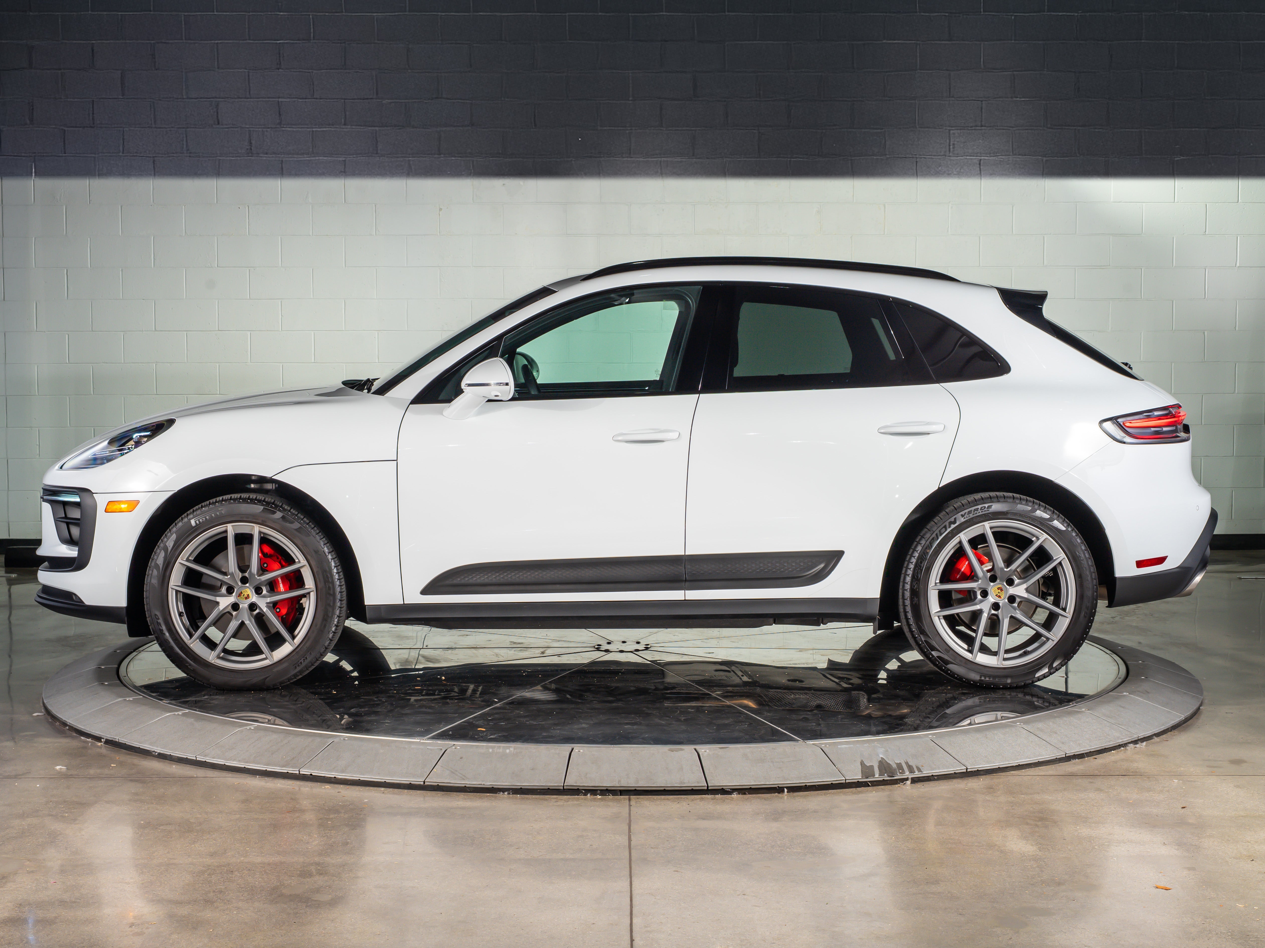 2025 Porsche Macan S