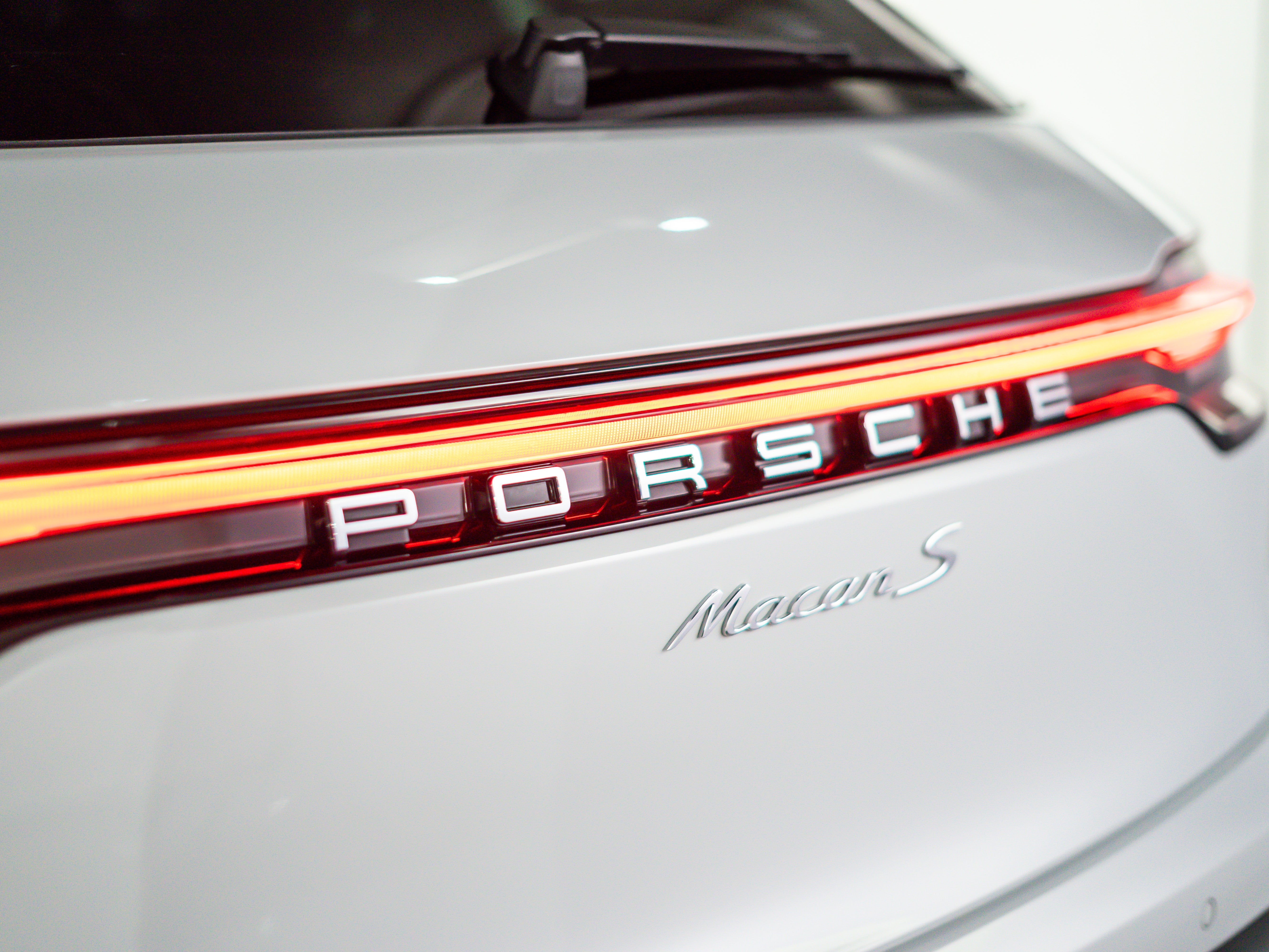 2025 Porsche Macan S
