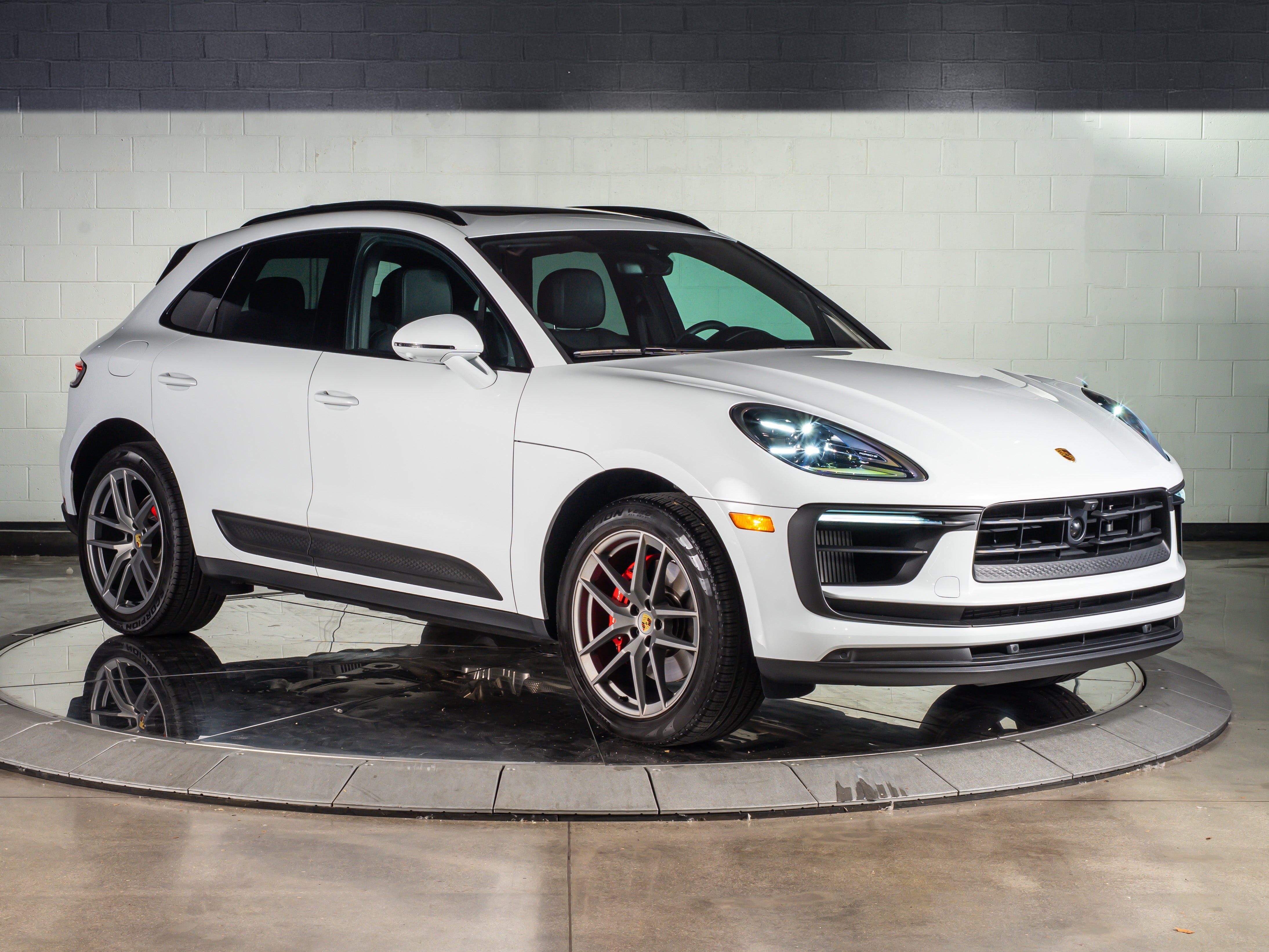 2025 Porsche Macan S