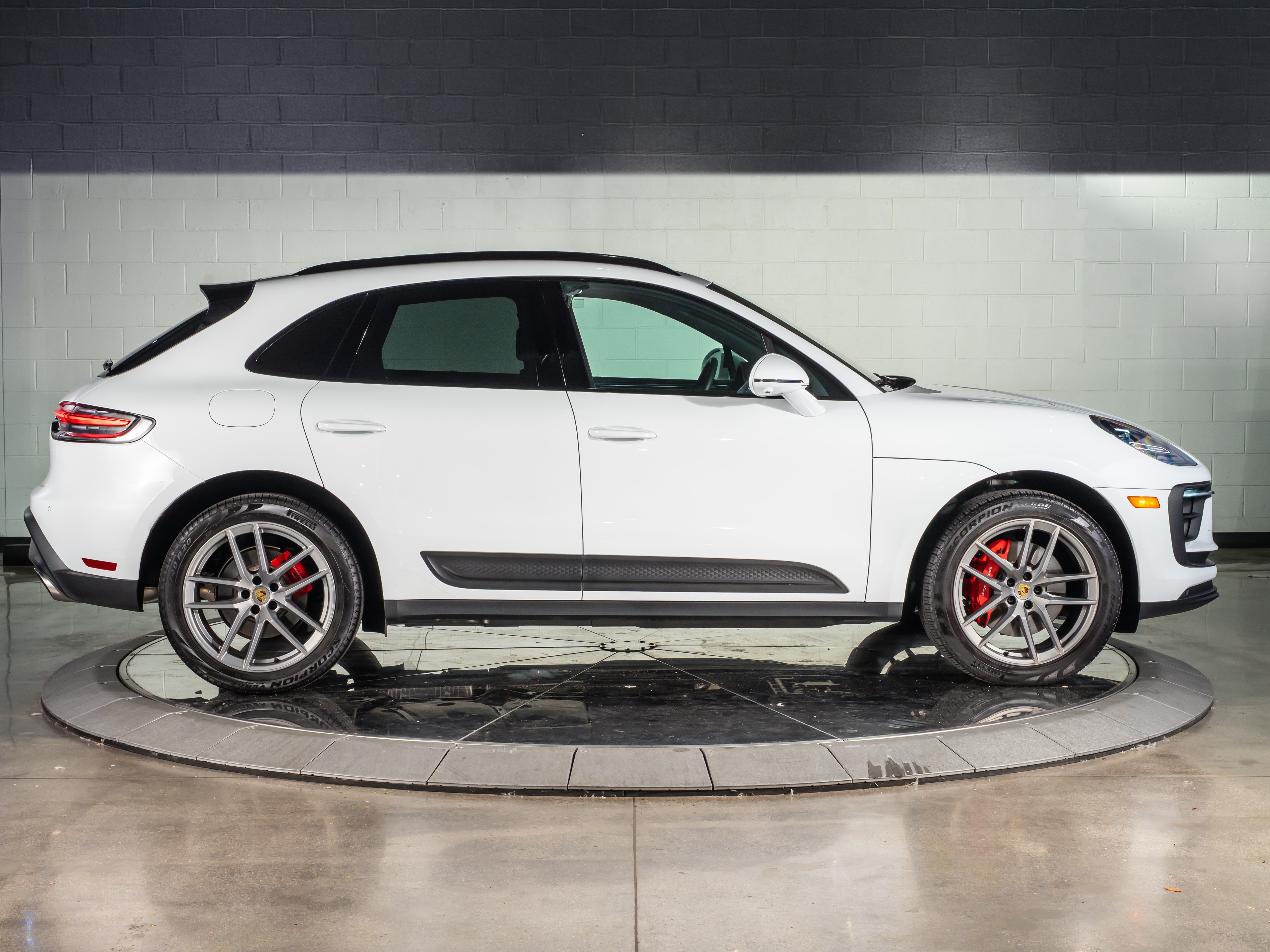 2025 Porsche Macan S