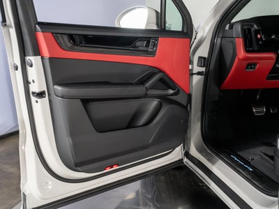2026 Porsche Cayenne Gts GTS