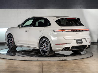 2026 Porsche Cayenne Gts GTS