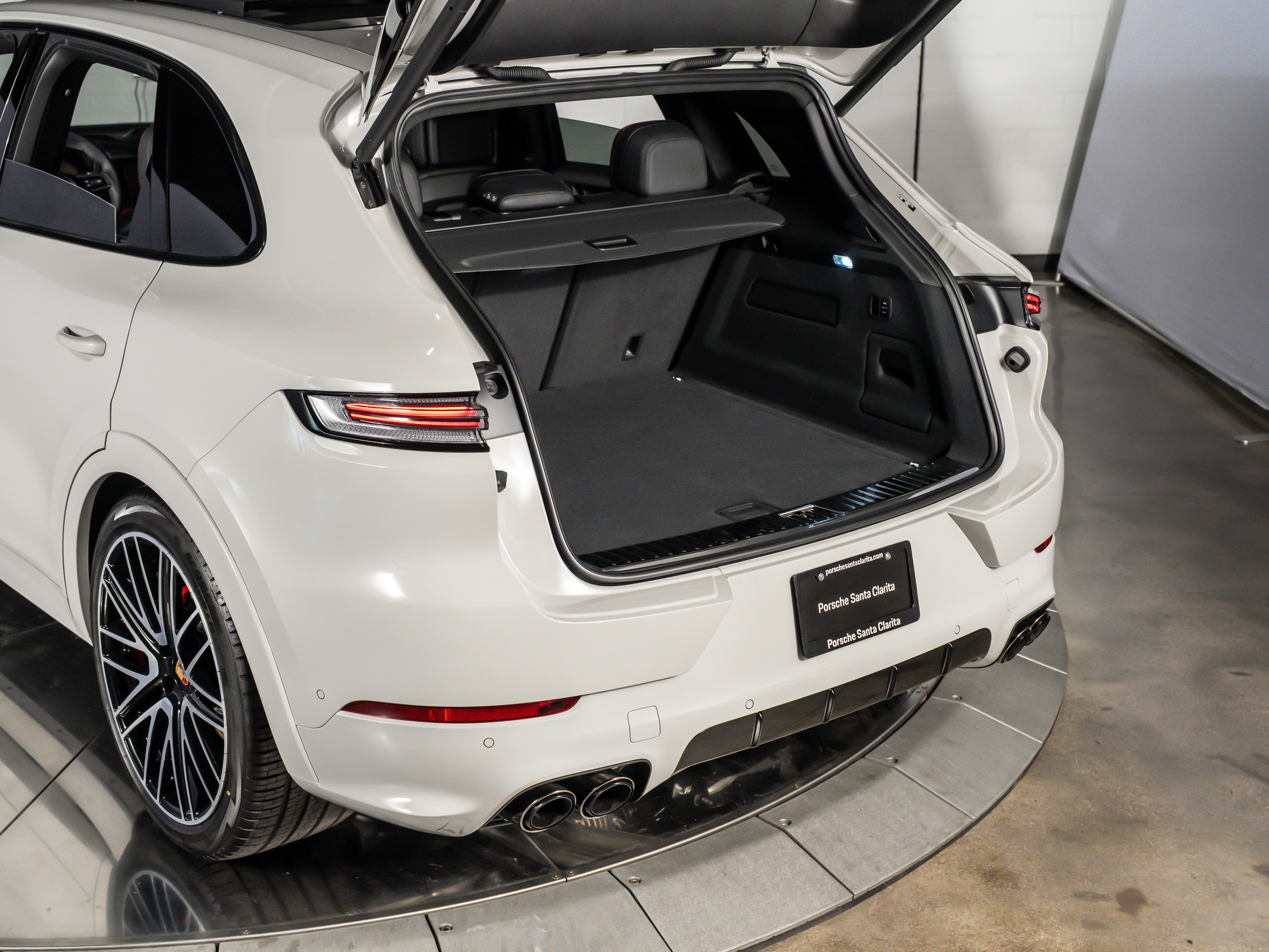 2026 Porsche Cayenne Gts GTS