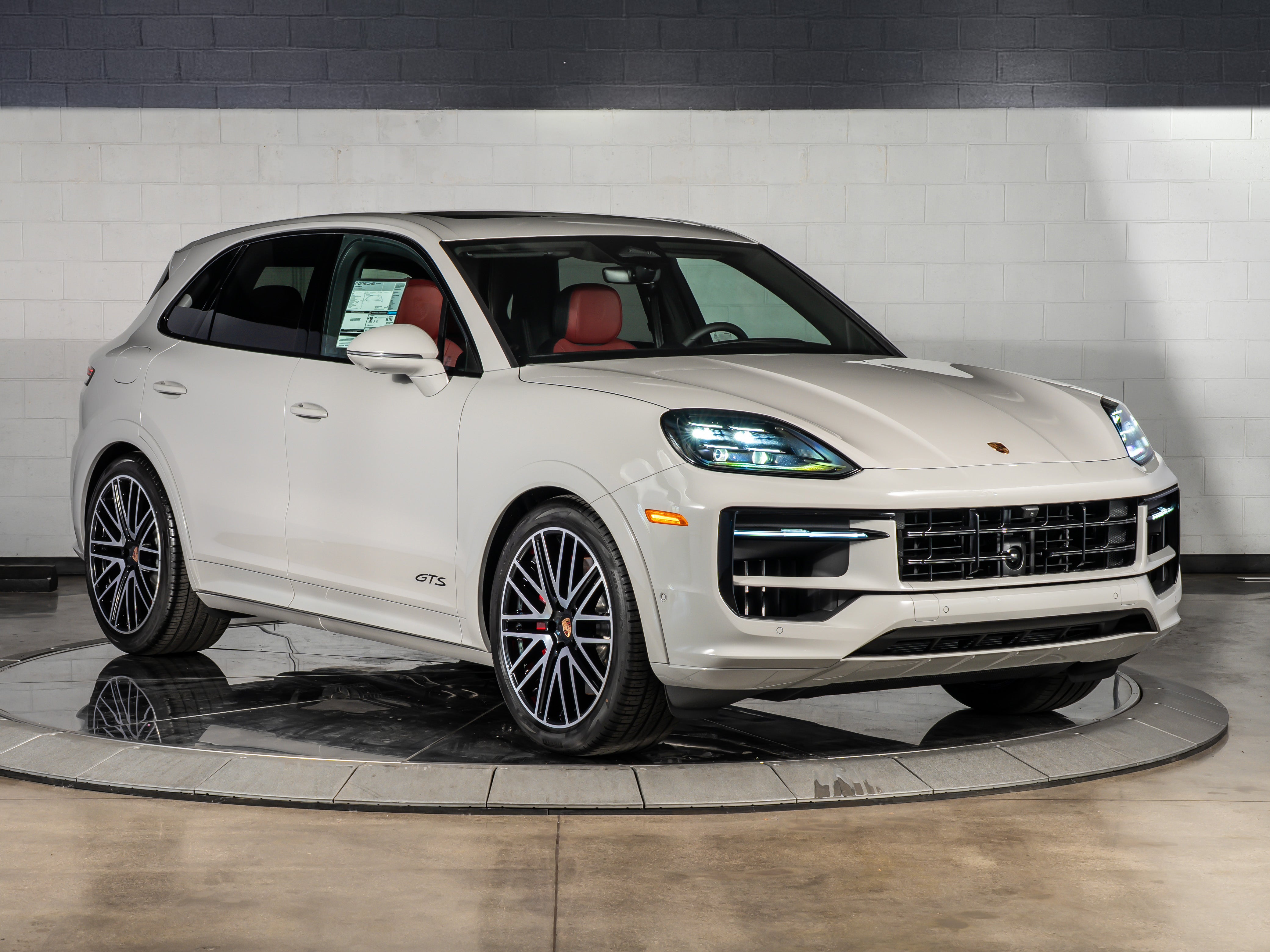 2026 Porsche Cayenne Gts GTS