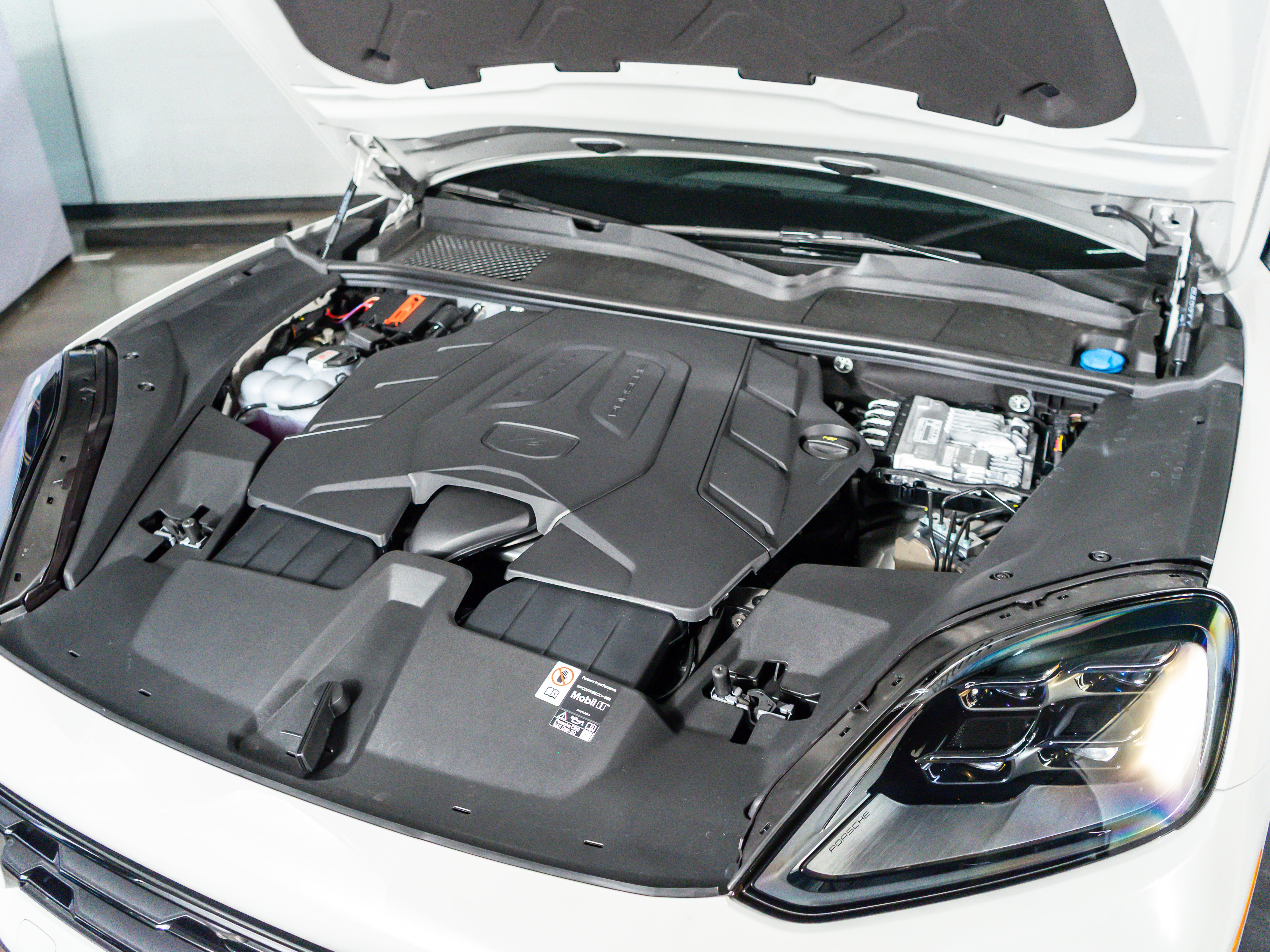 2026 Porsche Cayenne Coupe Base
