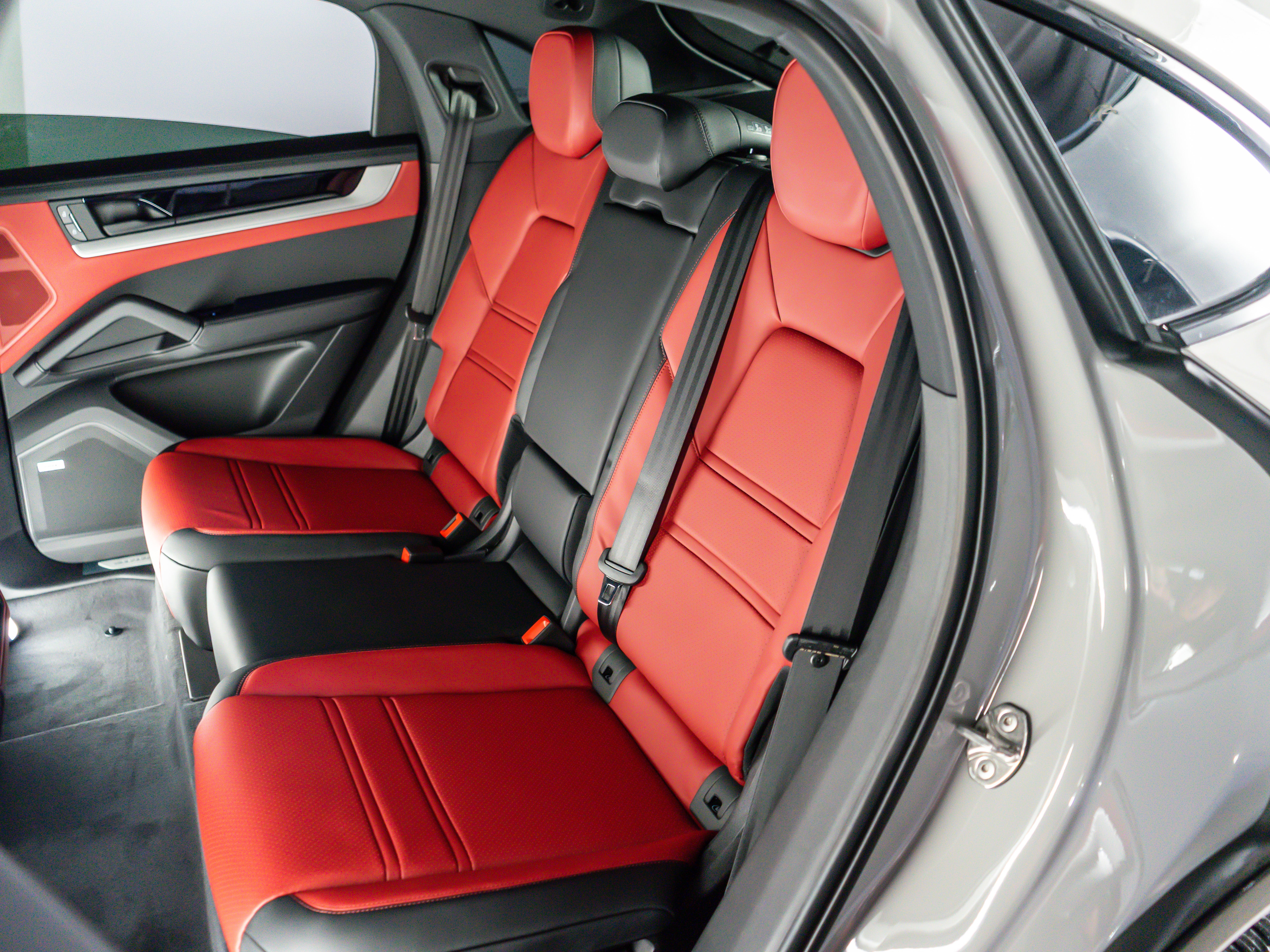 2026 Porsche Cayenne Coupe Base