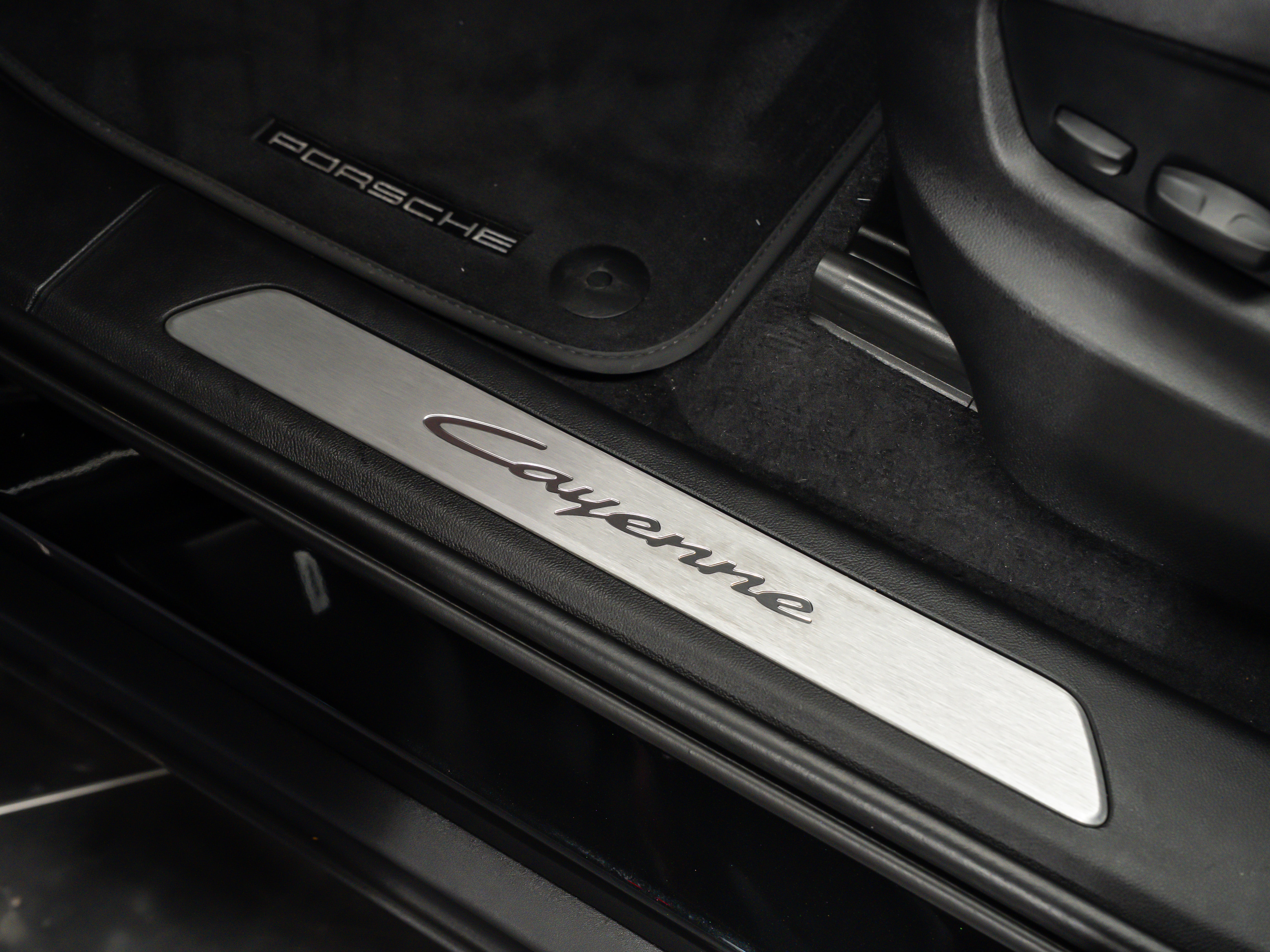 2026 Porsche Cayenne Coupe Base