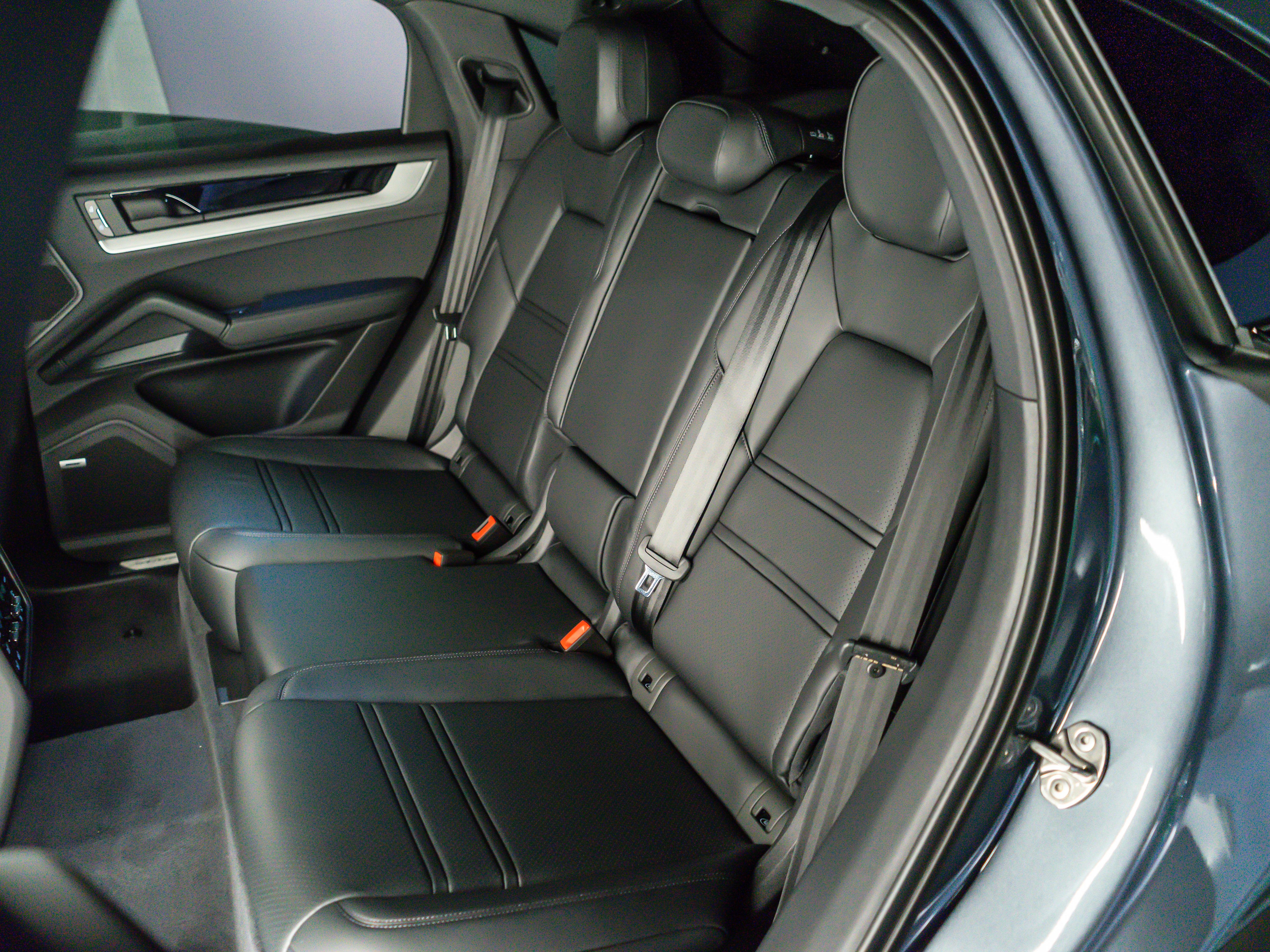 2026 Porsche Cayenne Coupe Base