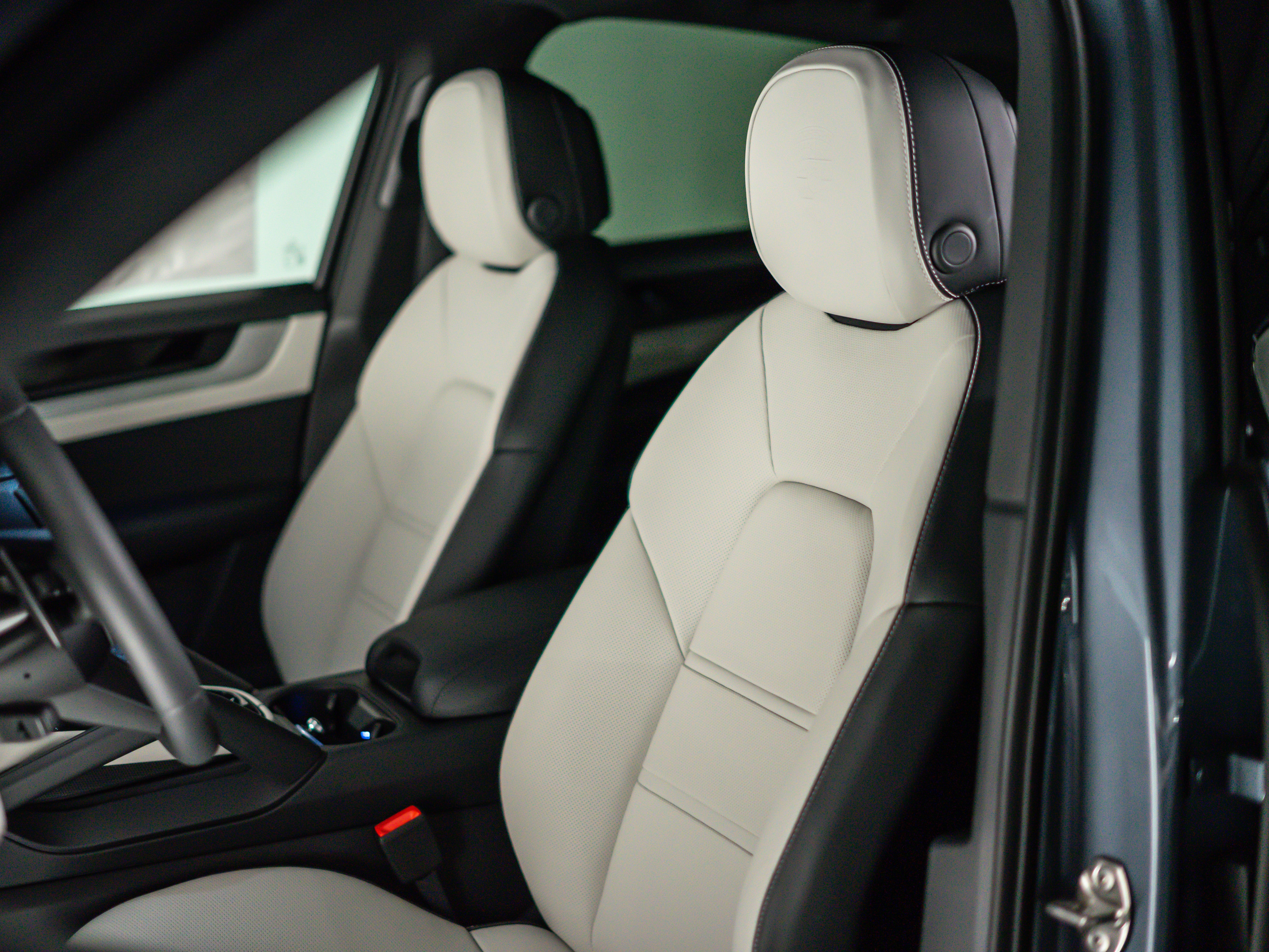 2026 Porsche Cayenne Coupe Base