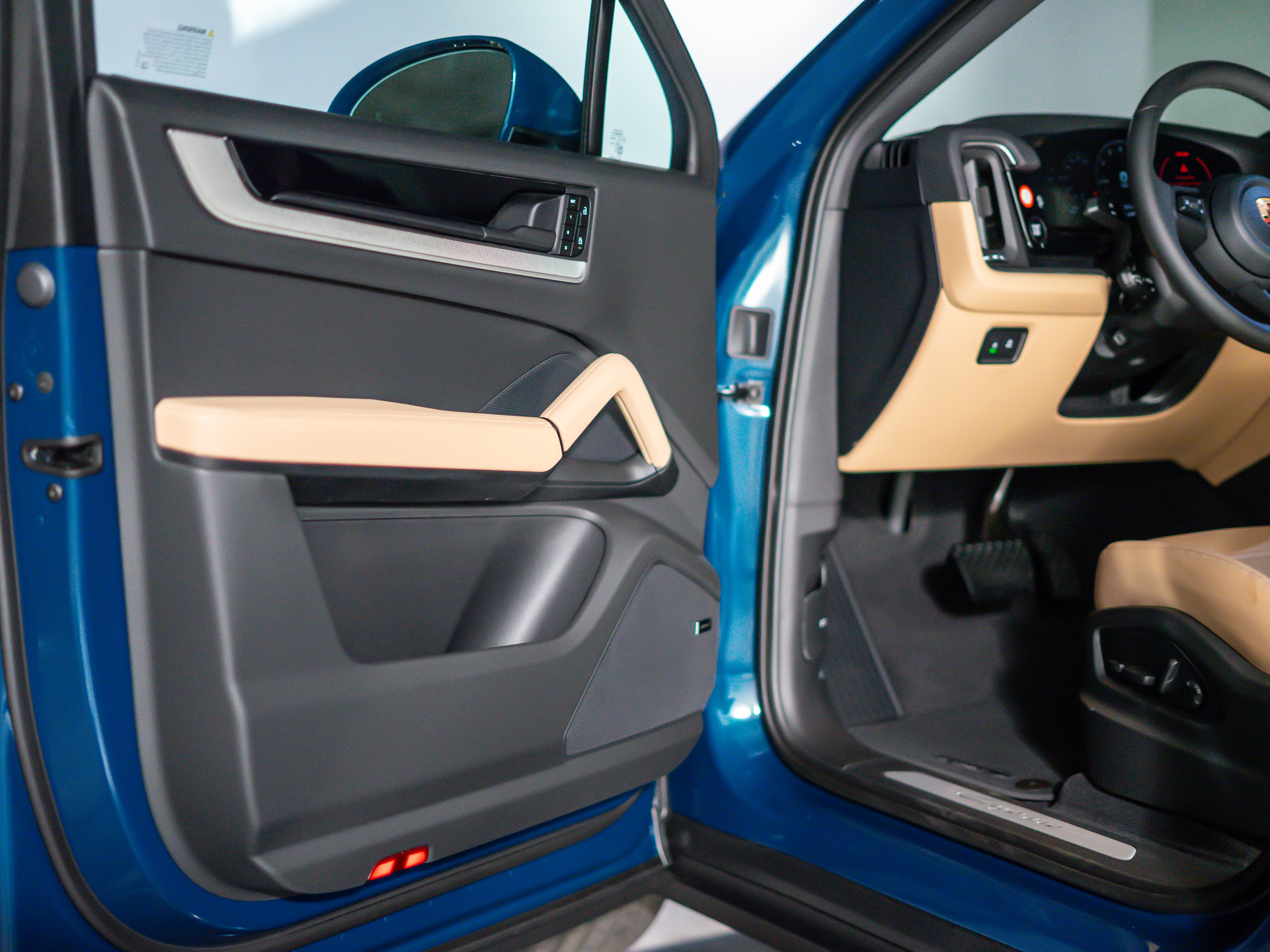 2026 Porsche Cayenne Coupe Base